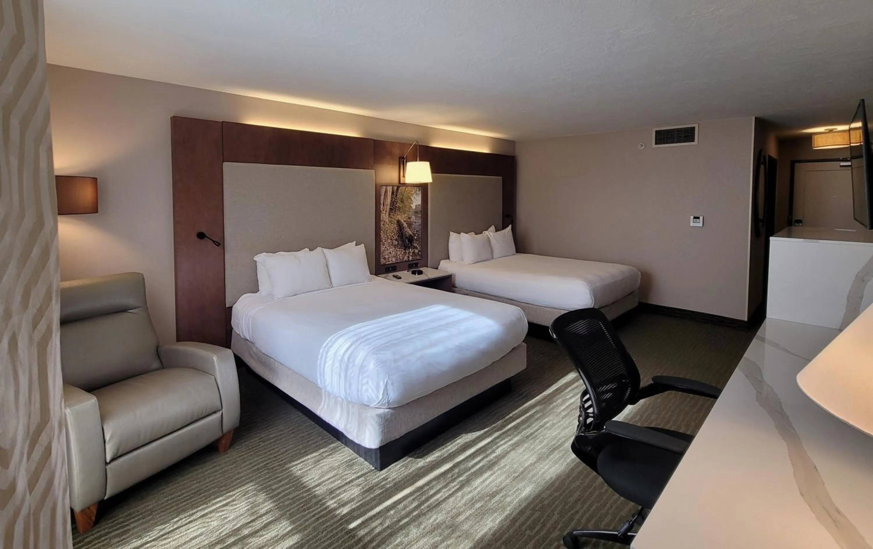 Bed in Riverside Hotel, BW Premier Collection