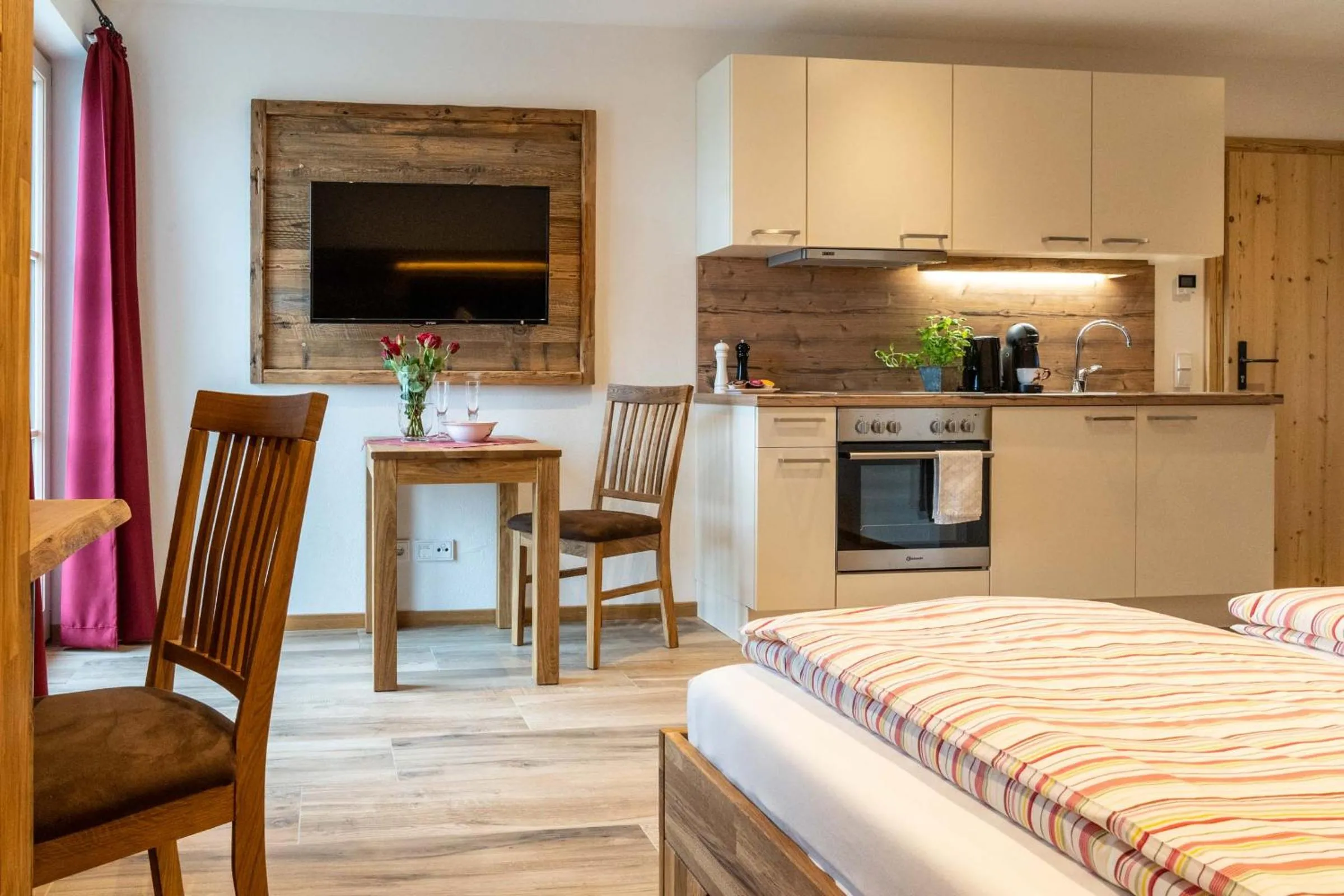 Kitchen or kitchenette in Pension und Appartements Wild