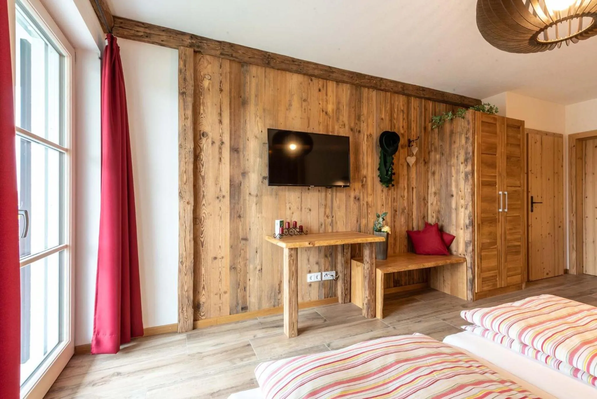 TV and multimedia, Bed in Pension und Appartements Wild