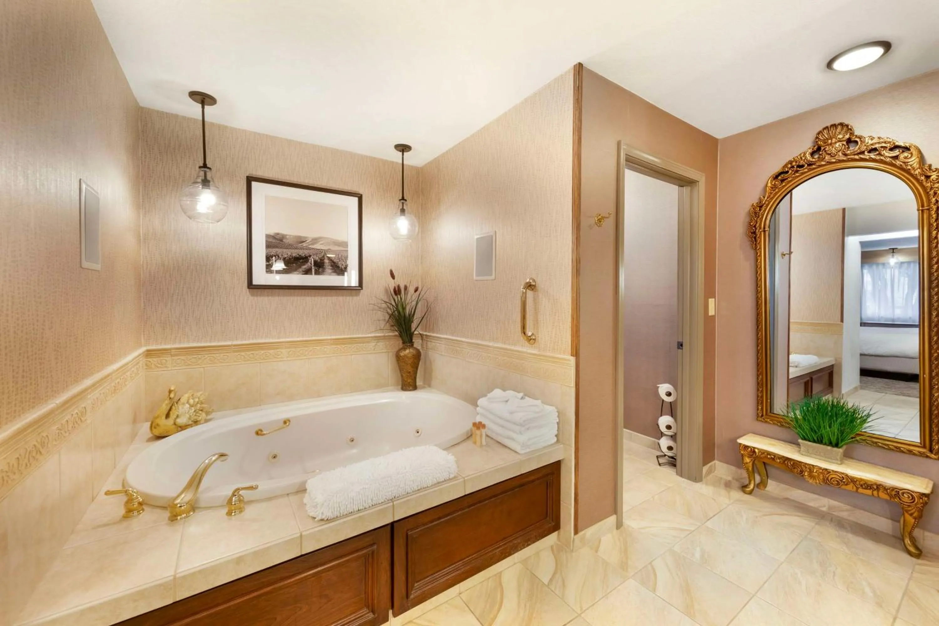 Bathroom in Best Western Plus Black Oak