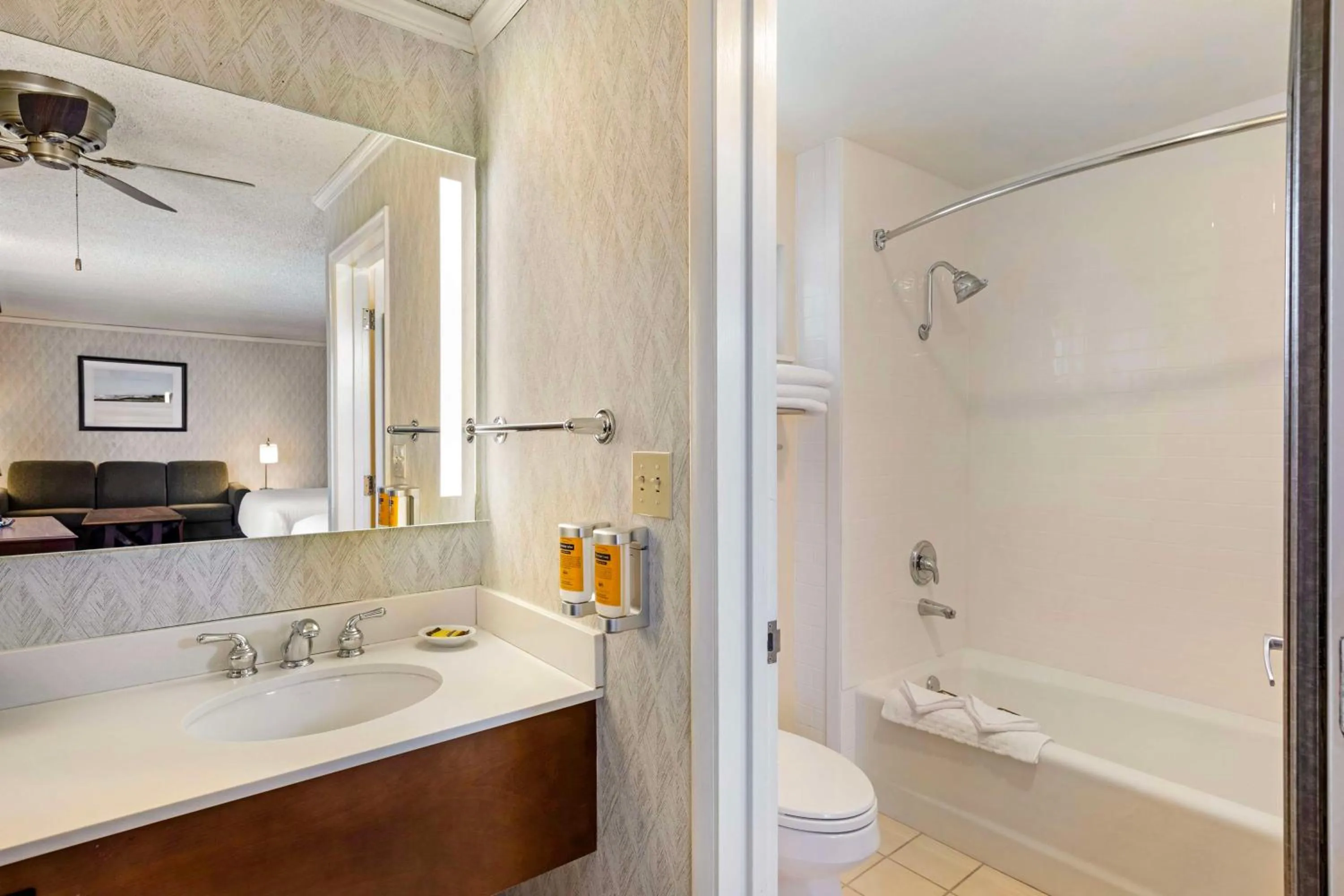 Bathroom in Best Western Plus Black Oak