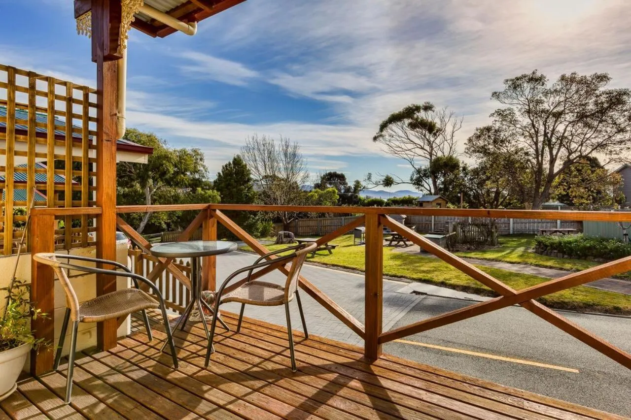 Spring in Wintersun Gardens Motel