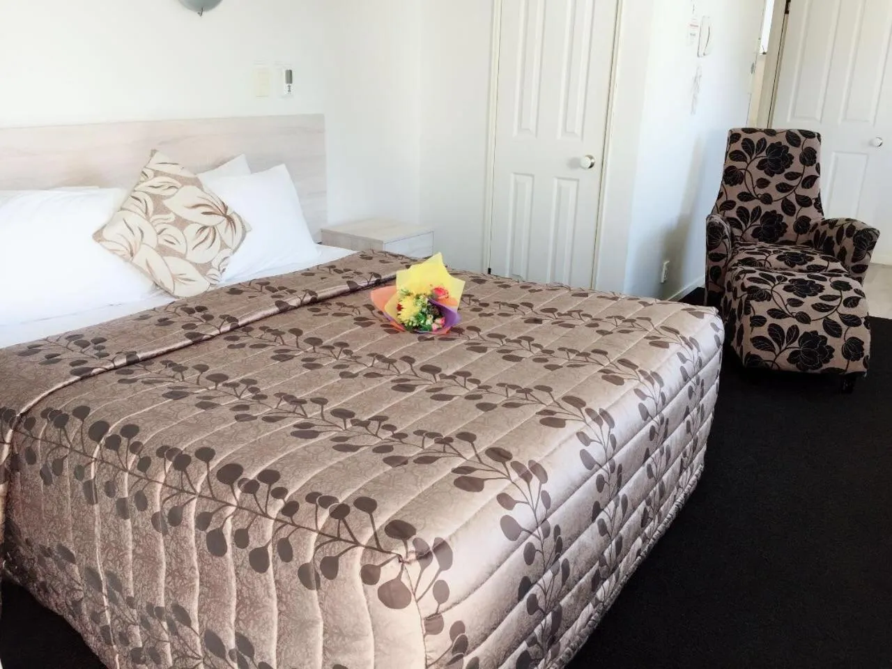 Bed in Rose Court Motel