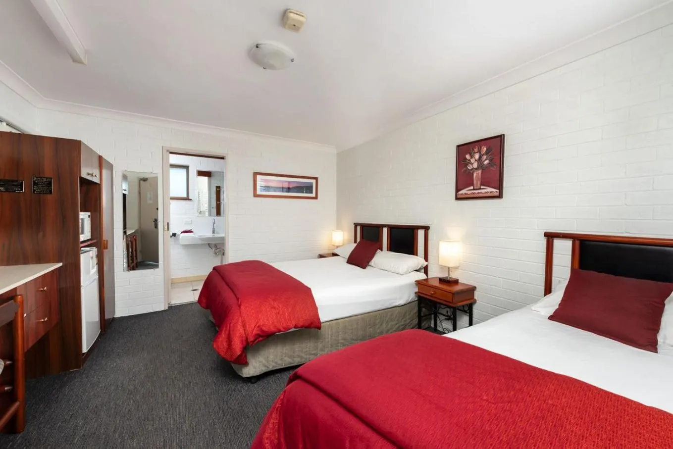 Bedroom, Bed in Pigeon House Motor Inn