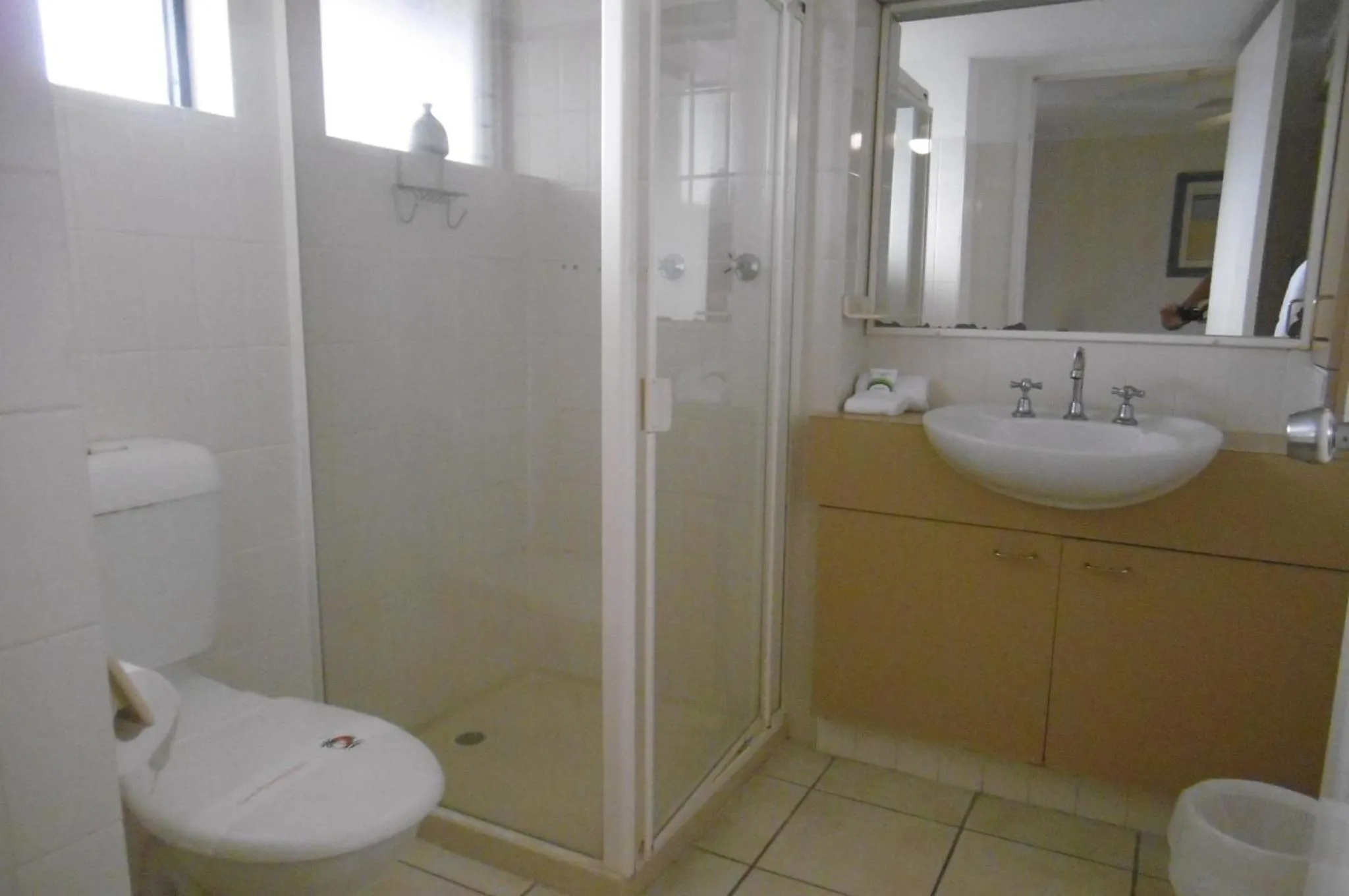 Bathroom in Trafalgar Towers