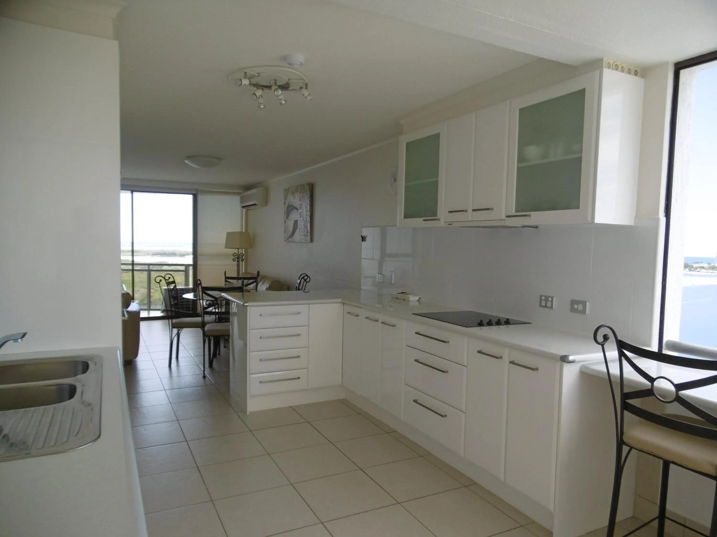 Kitchen or kitchenette in Trafalgar Towers