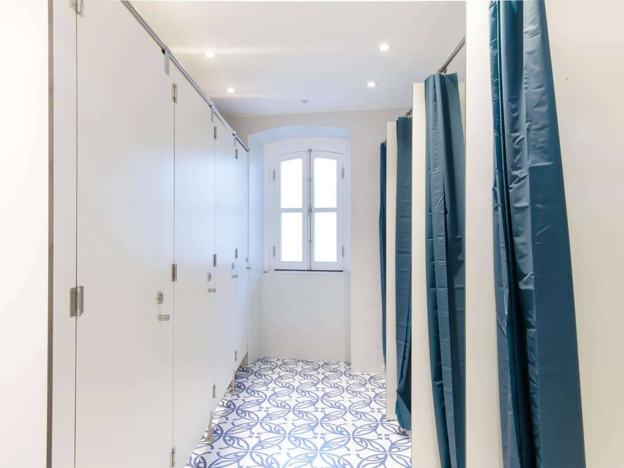 Bathroom in Heaven Inn Suites & Terrace