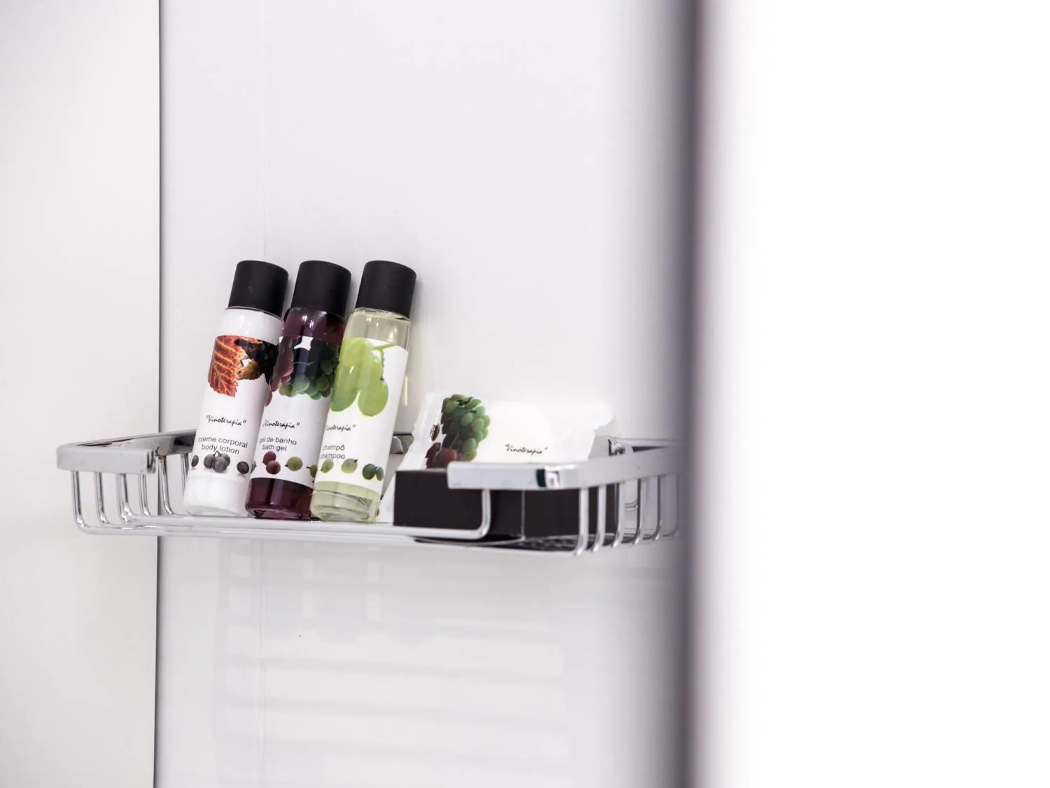 Bathroom in Heaven Inn Suites & Terrace