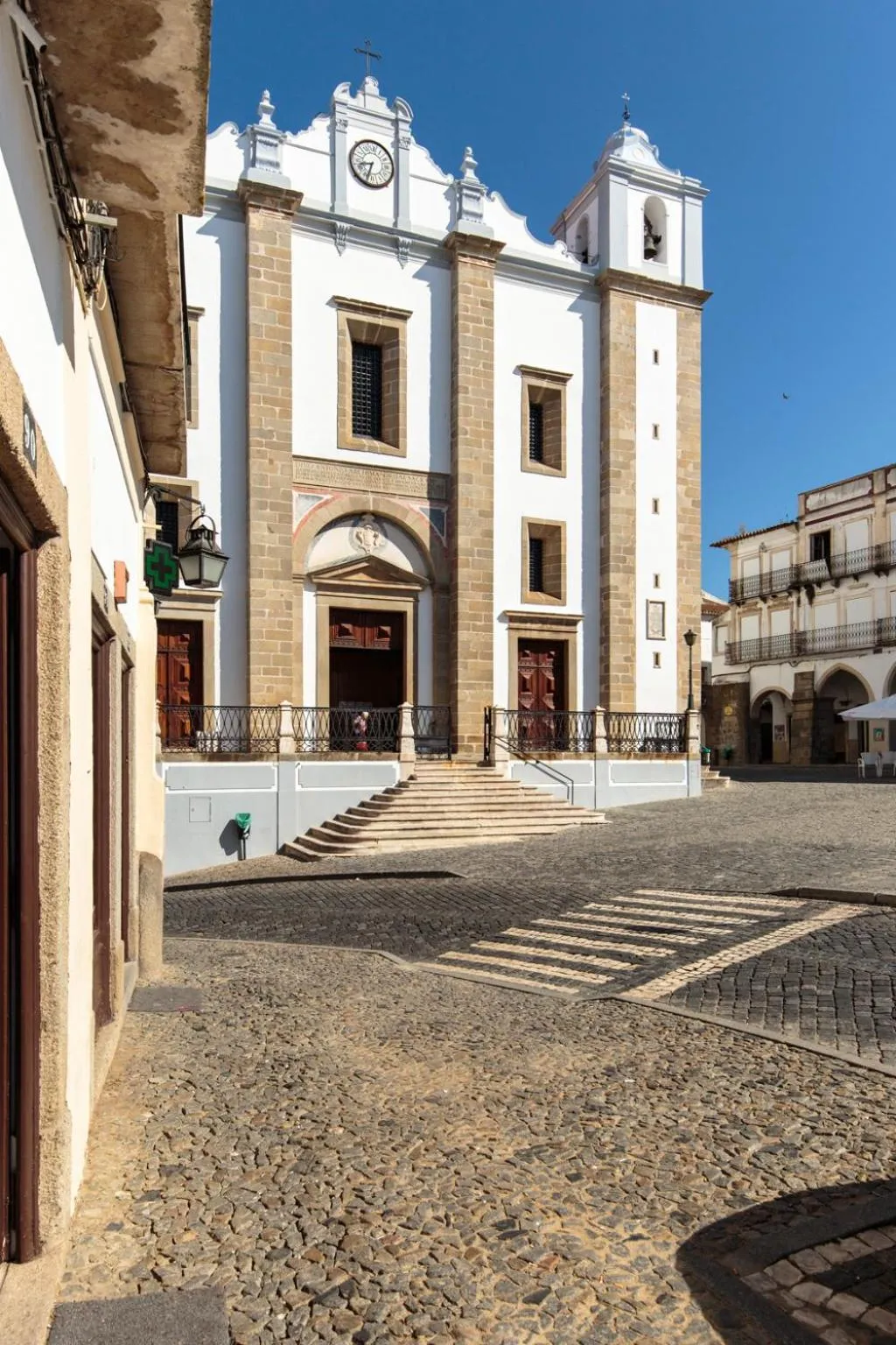 Nearby landmark in Heaven Inn Suites & Terrace