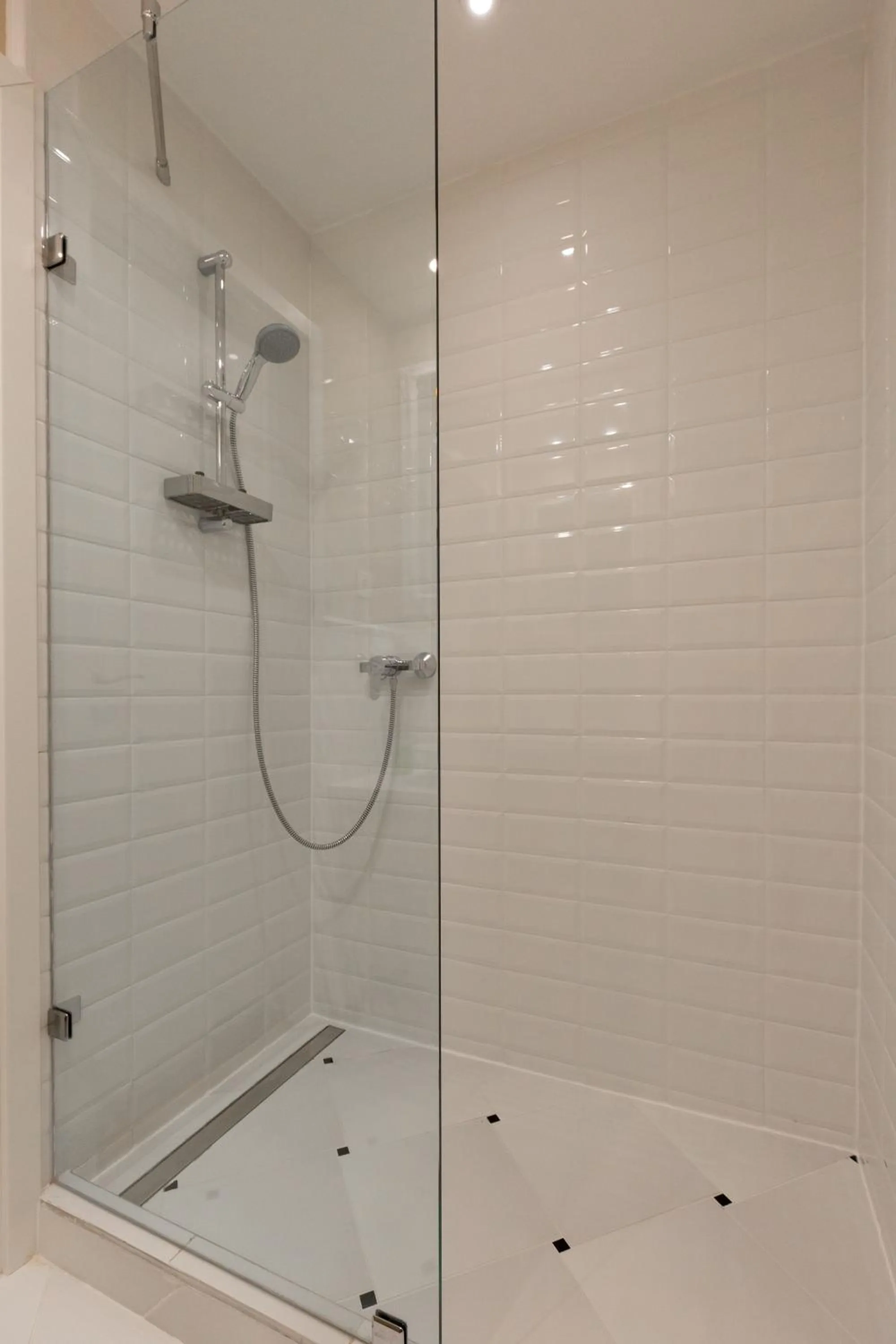 Bathroom in Roland Apartments