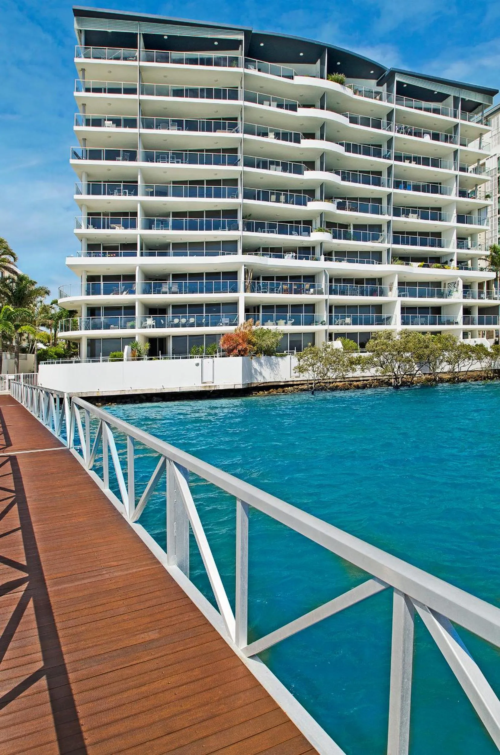 Property building in Waves Maroochy River