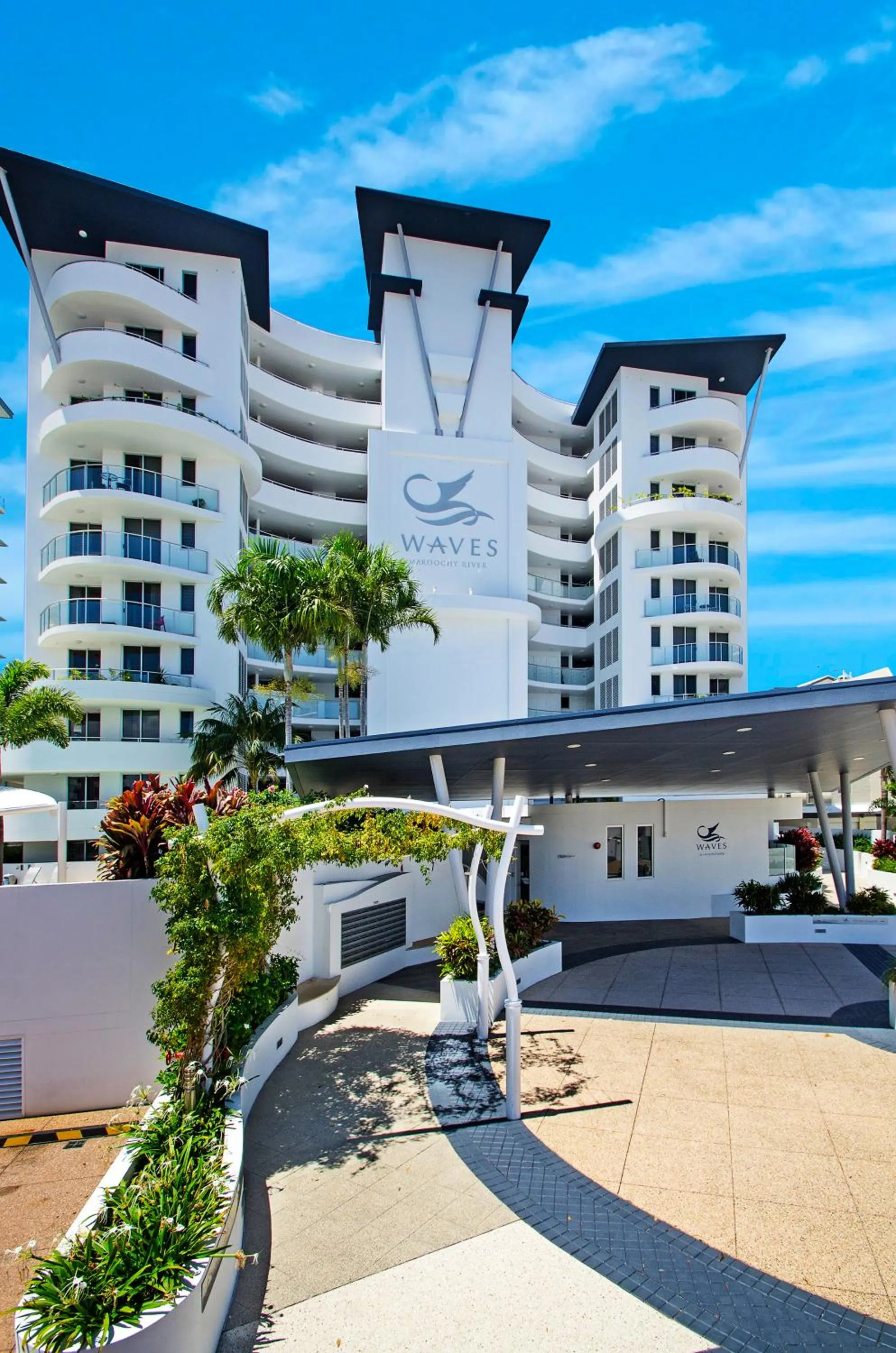 Facade/entrance in Waves Maroochy River