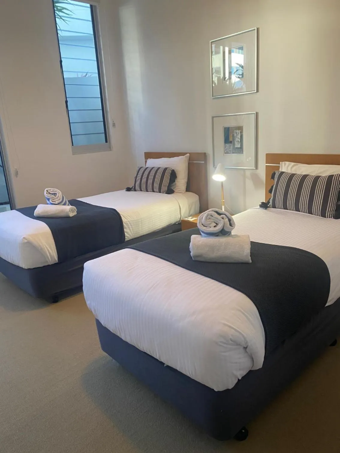 Photo of the whole room, Bed in Waves Maroochy River