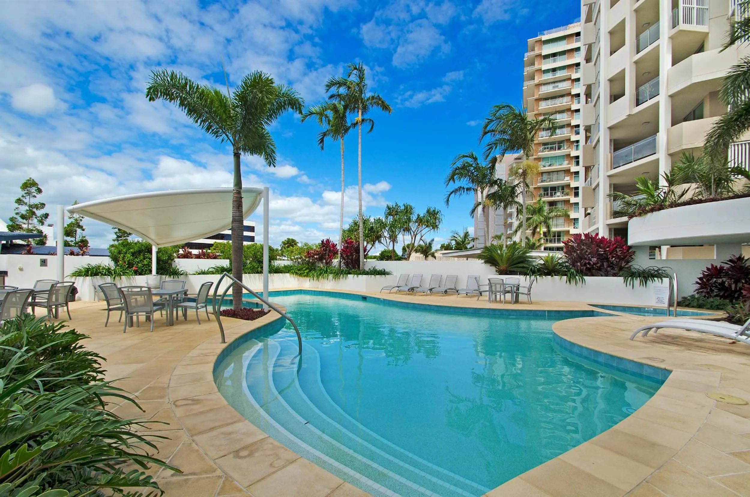 Pool view in Waves Maroochy River