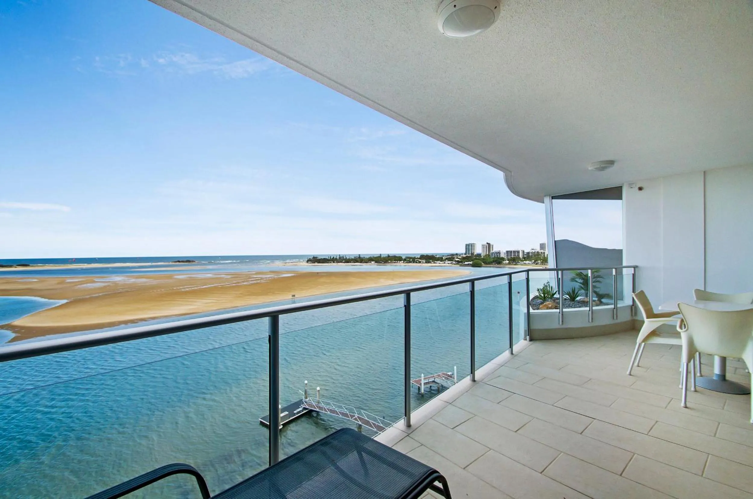 Balcony/Terrace in Waves Maroochy River