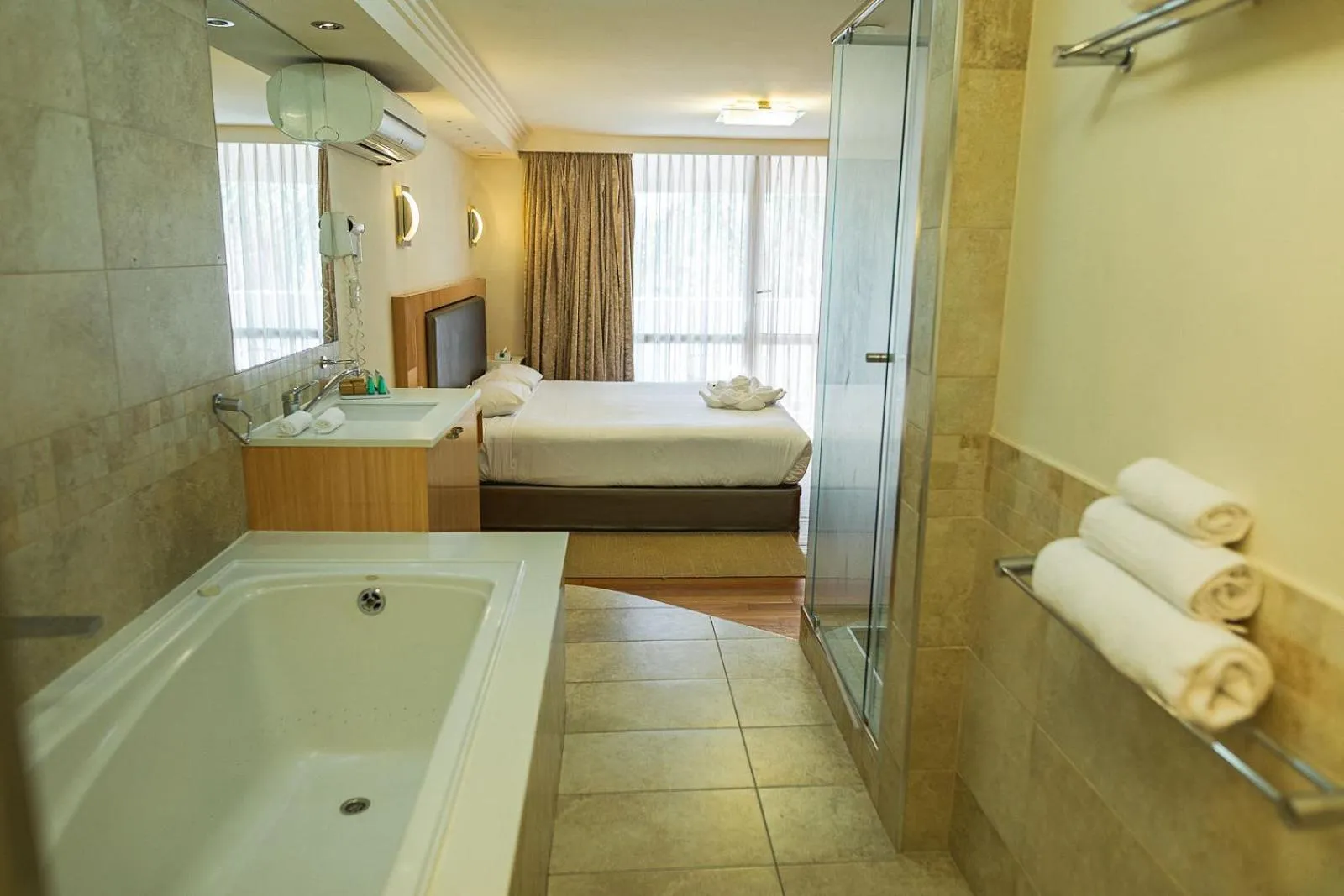 Bed in Indian Ocean Hotel