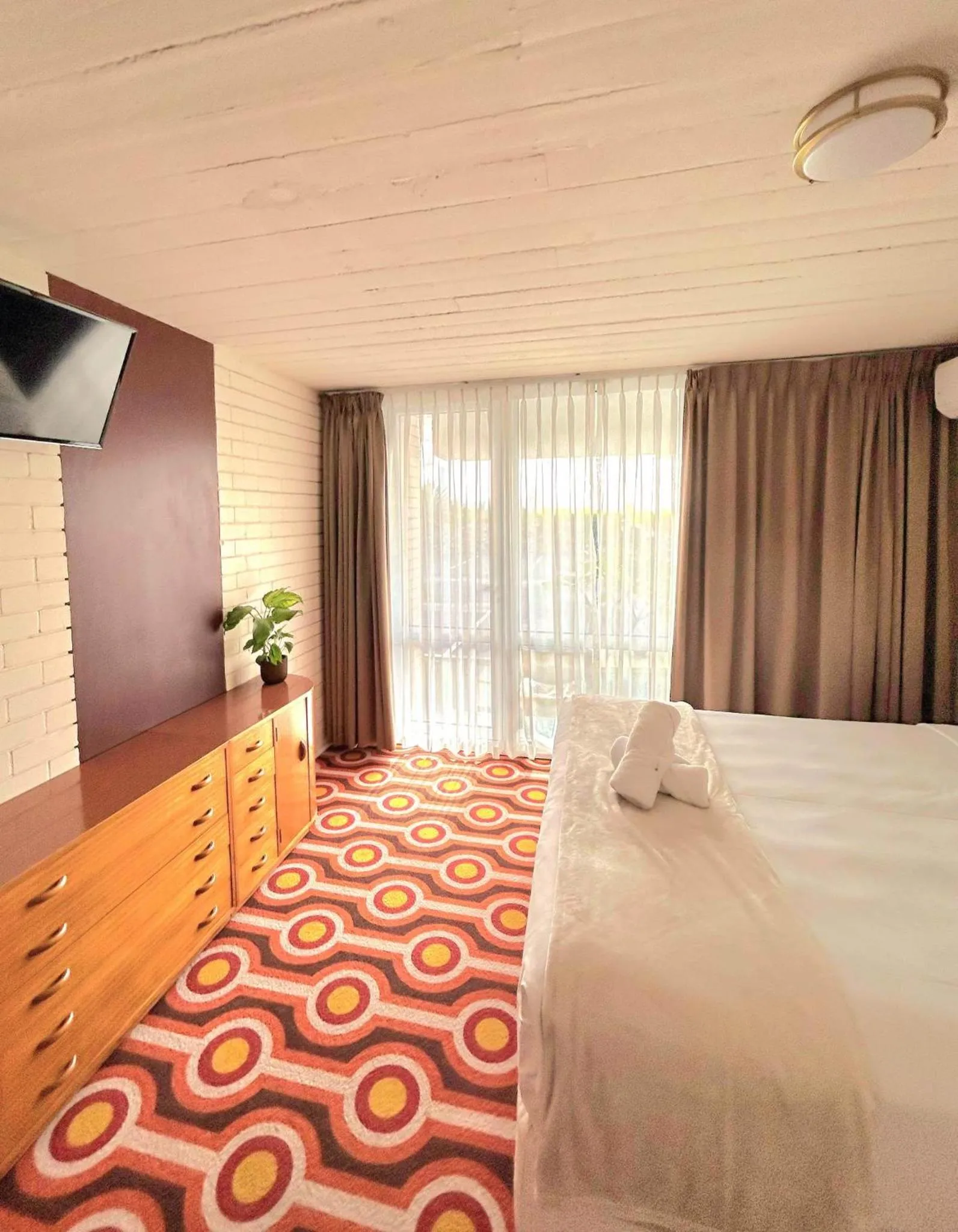 Bed in Indian Ocean Hotel