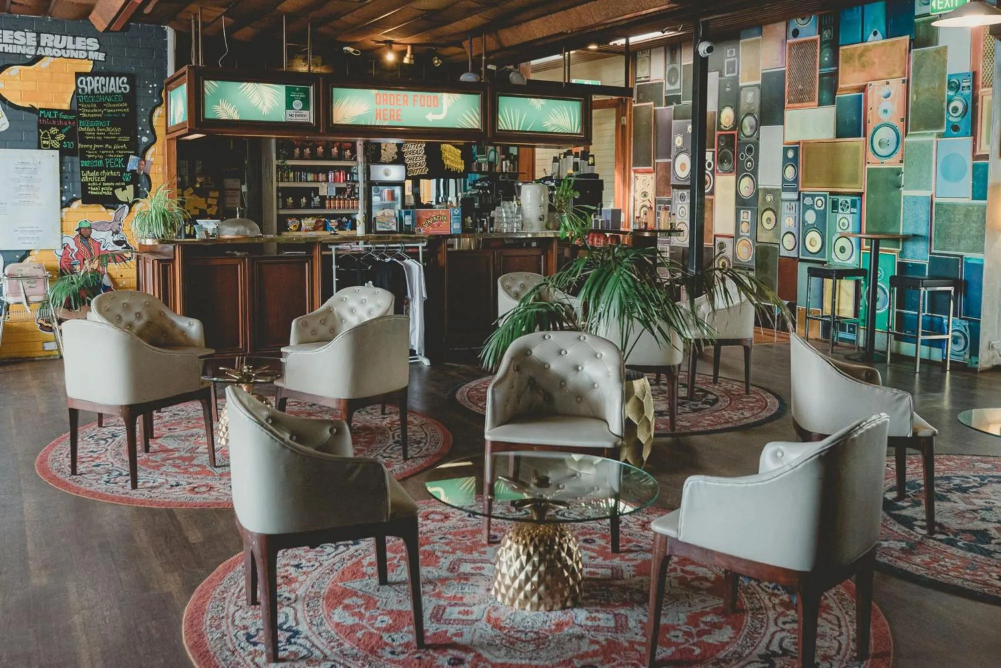 Lounge or bar in Indian Ocean Hotel