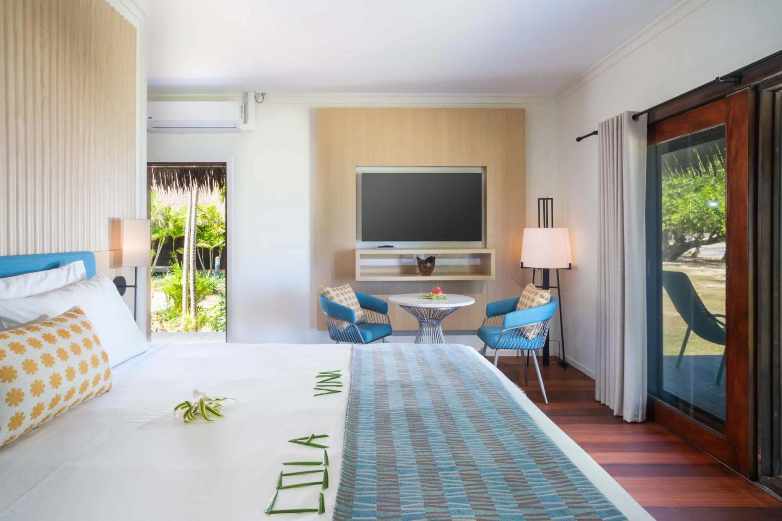 Bed in Yatule Resort & Spa