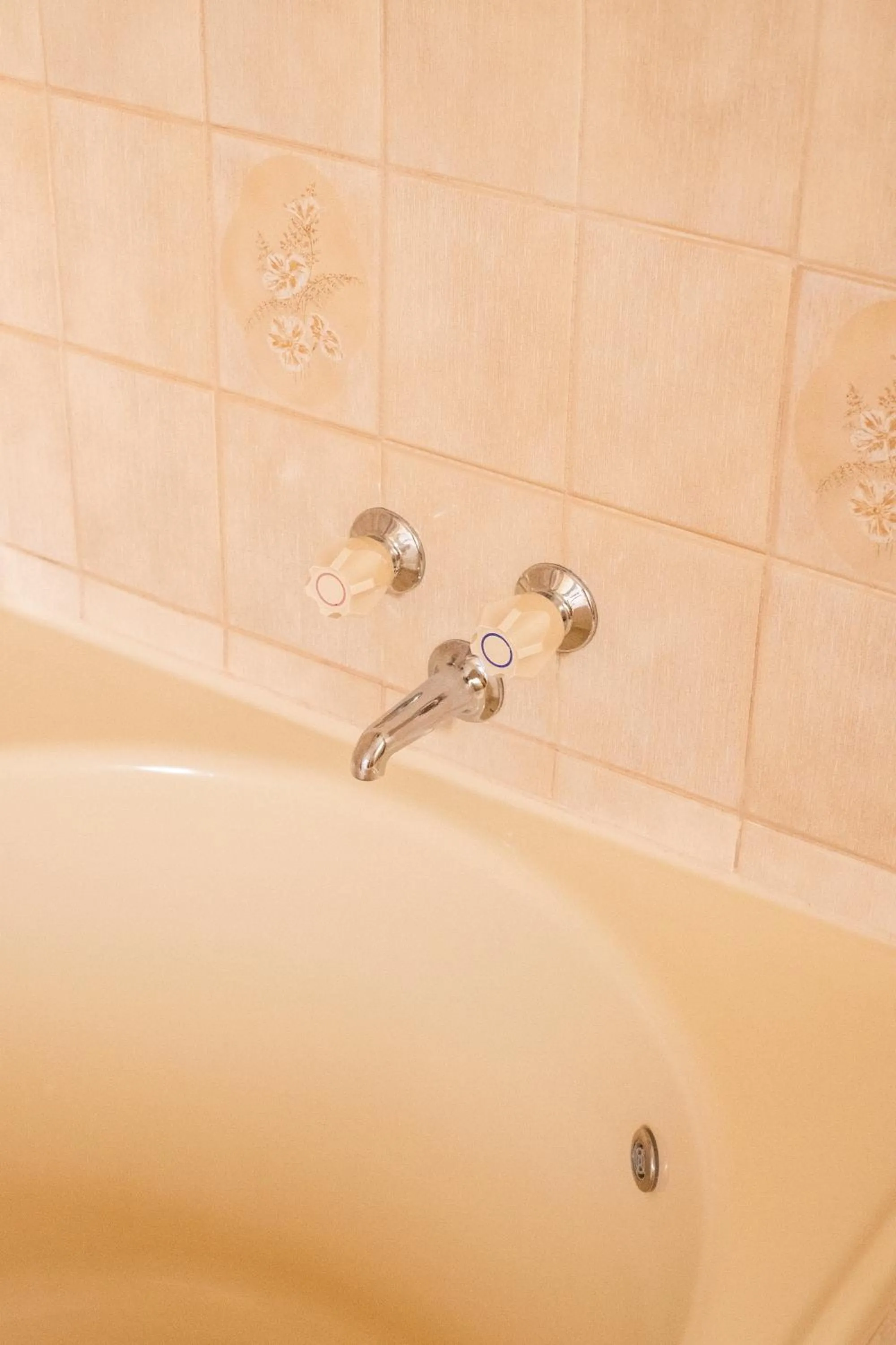 Bathroom in Hepburn Springs Motor Inn