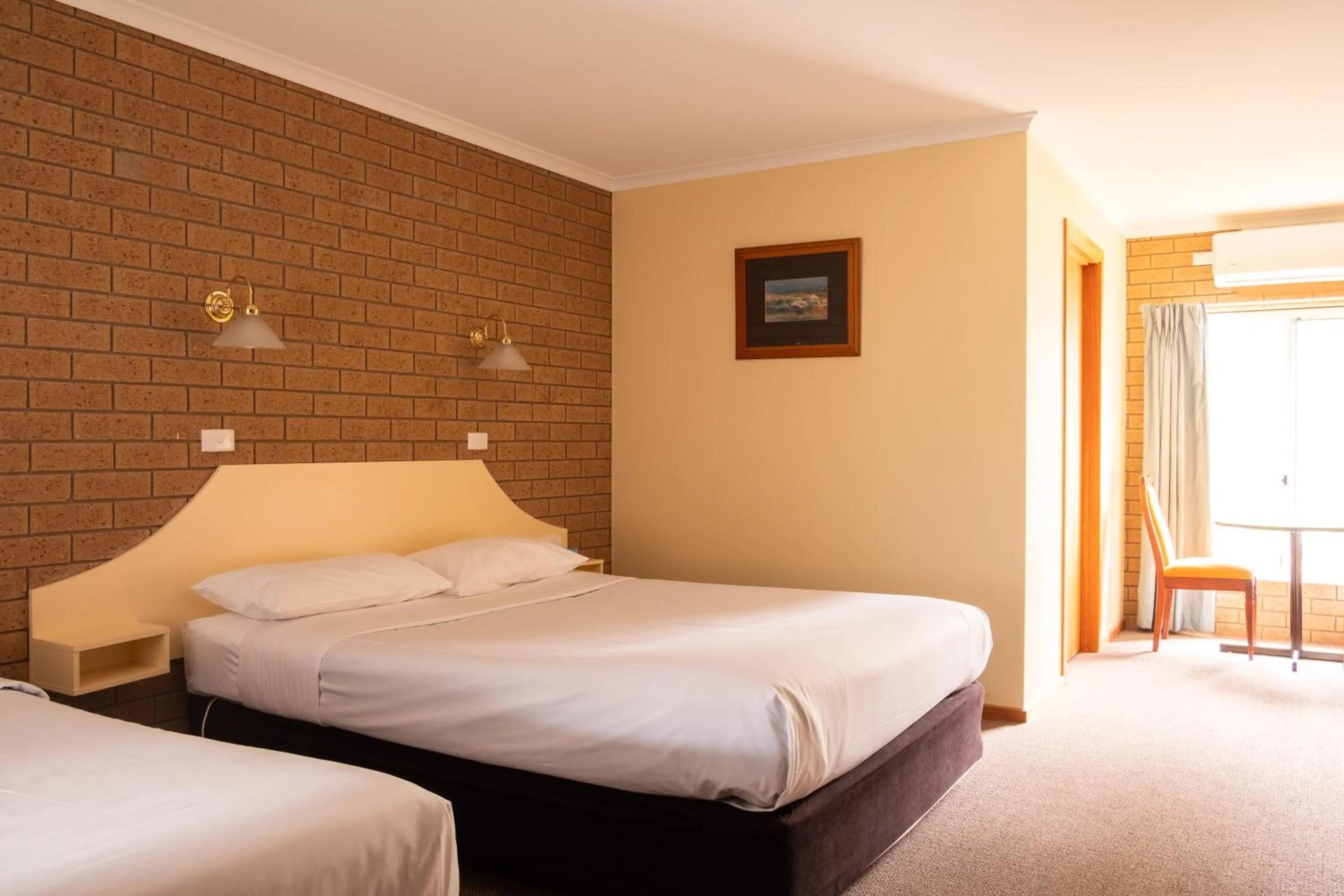 Twin Room with View in Hepburn Springs Motor Inn