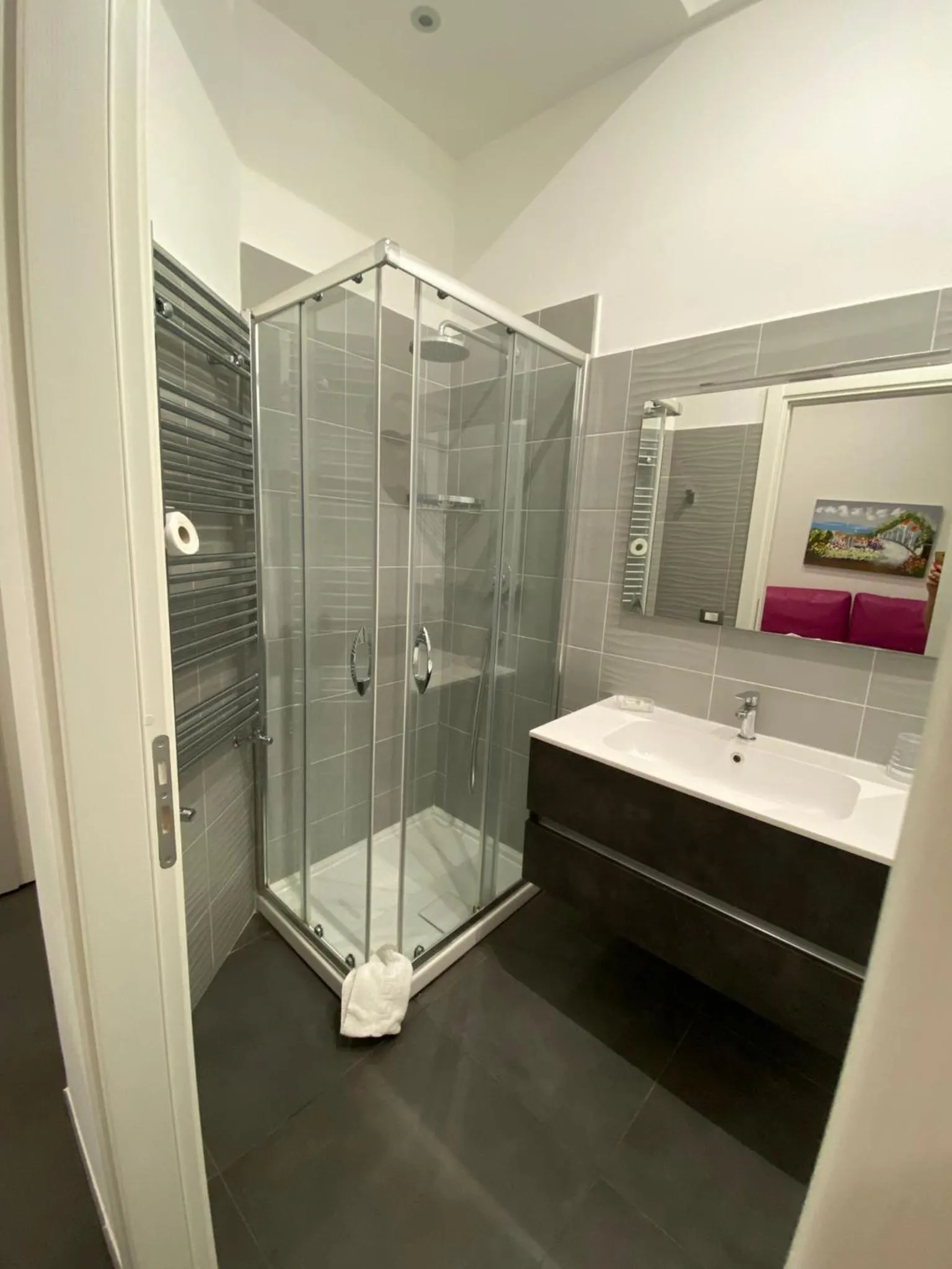 Bathroom in Amuri Room&Suite