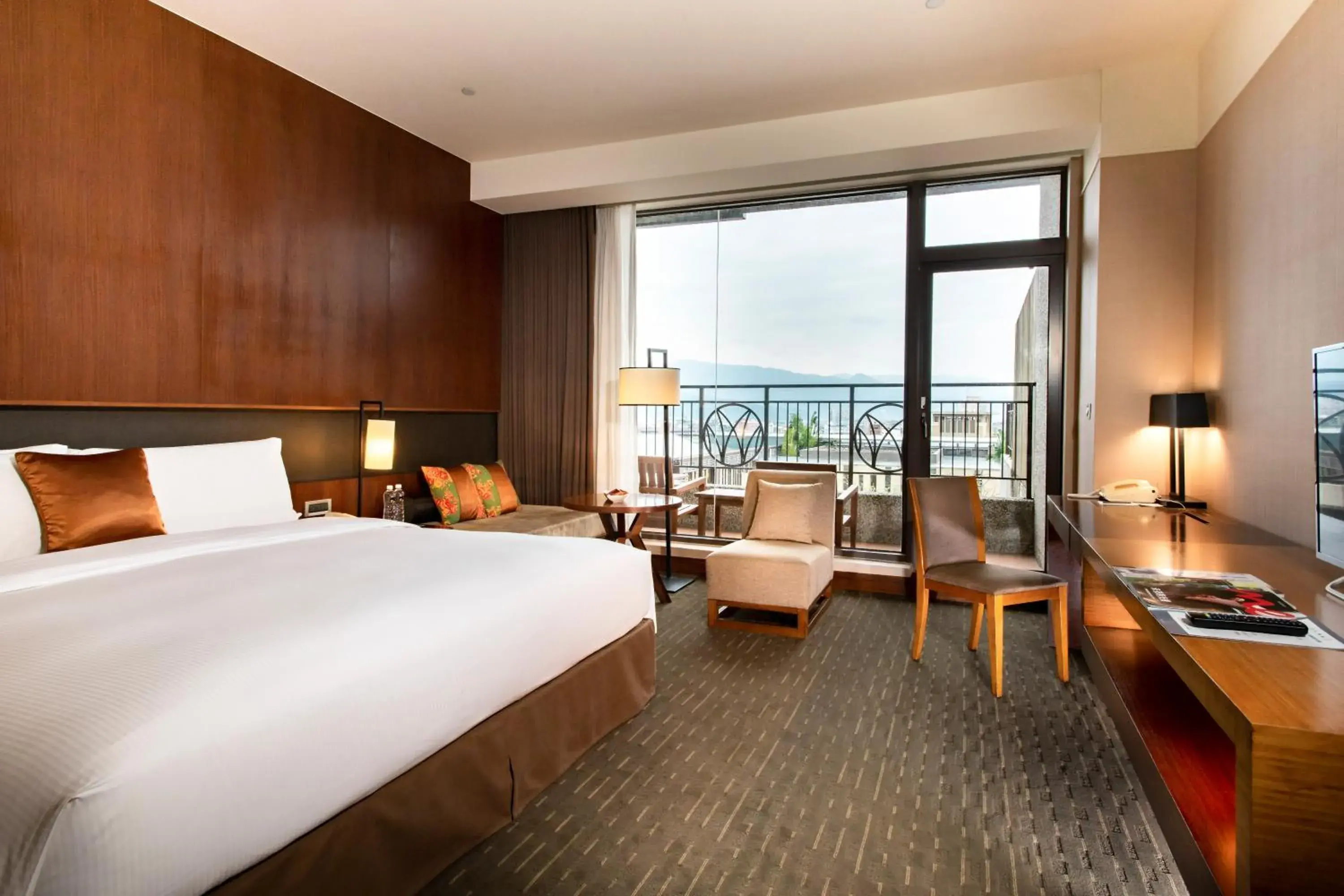 Classic Double Room with Balcony in Silks Place Yilan Classic Double Room with Balcony in Silks Place Yilan