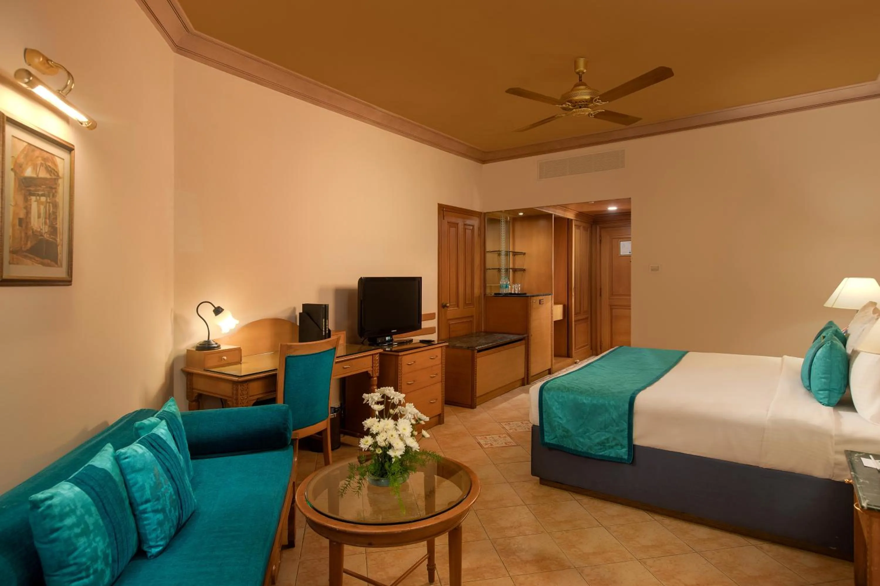 Photo of the whole room, Bed in Kenilworth Resort & Spa, Goa