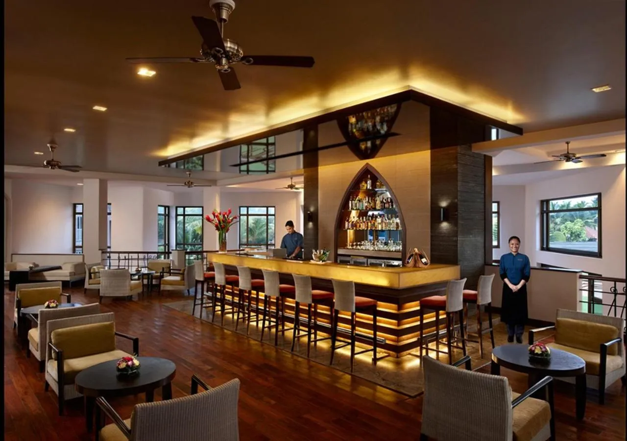 Lounge or bar in Kenilworth Resort & Spa, Goa