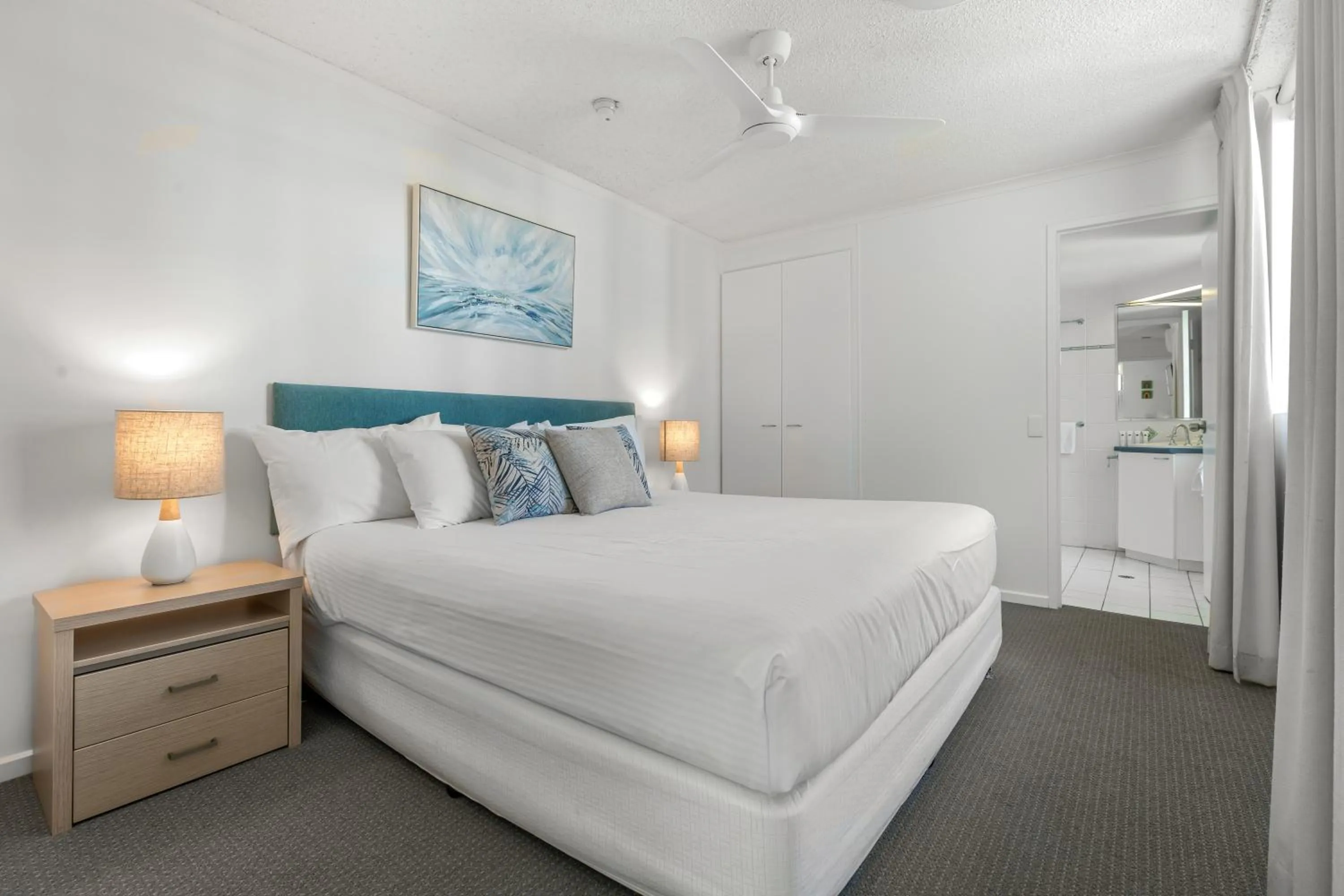 Bedroom, Bed in Pacific Beach Resort