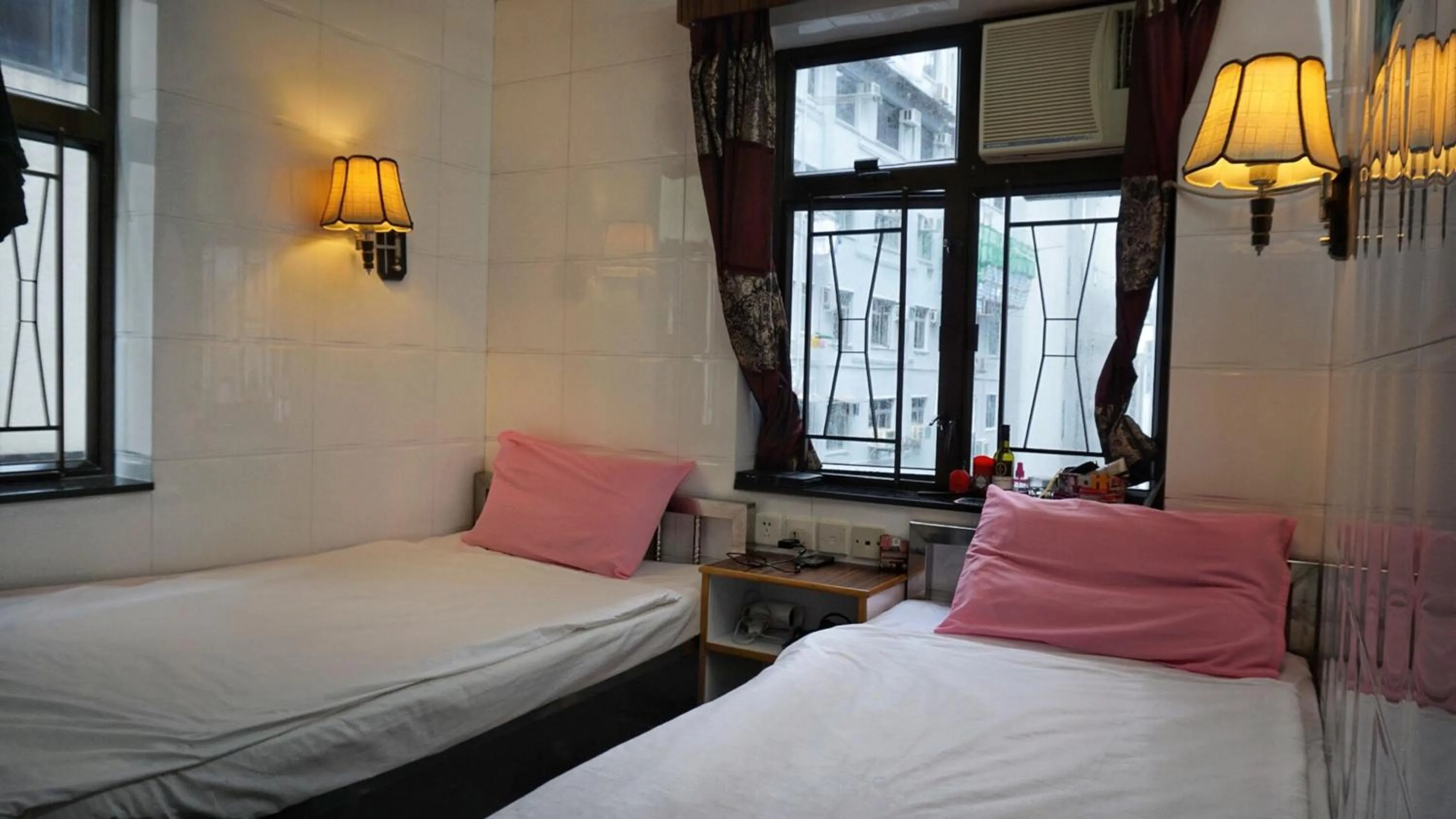 Bed in Maple Leaf Guest House