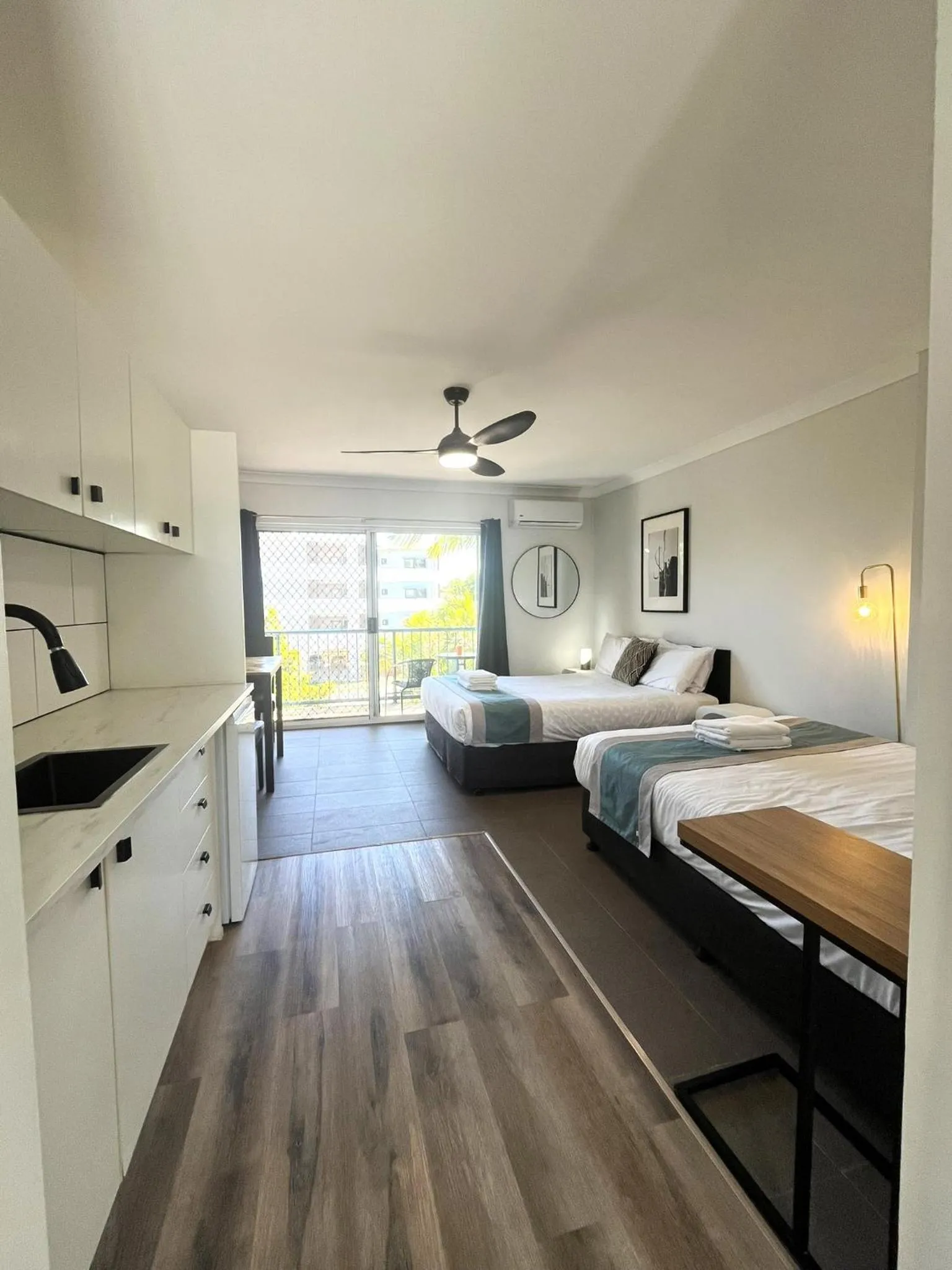 Bed in Broadwater Keys Holiday Apartments