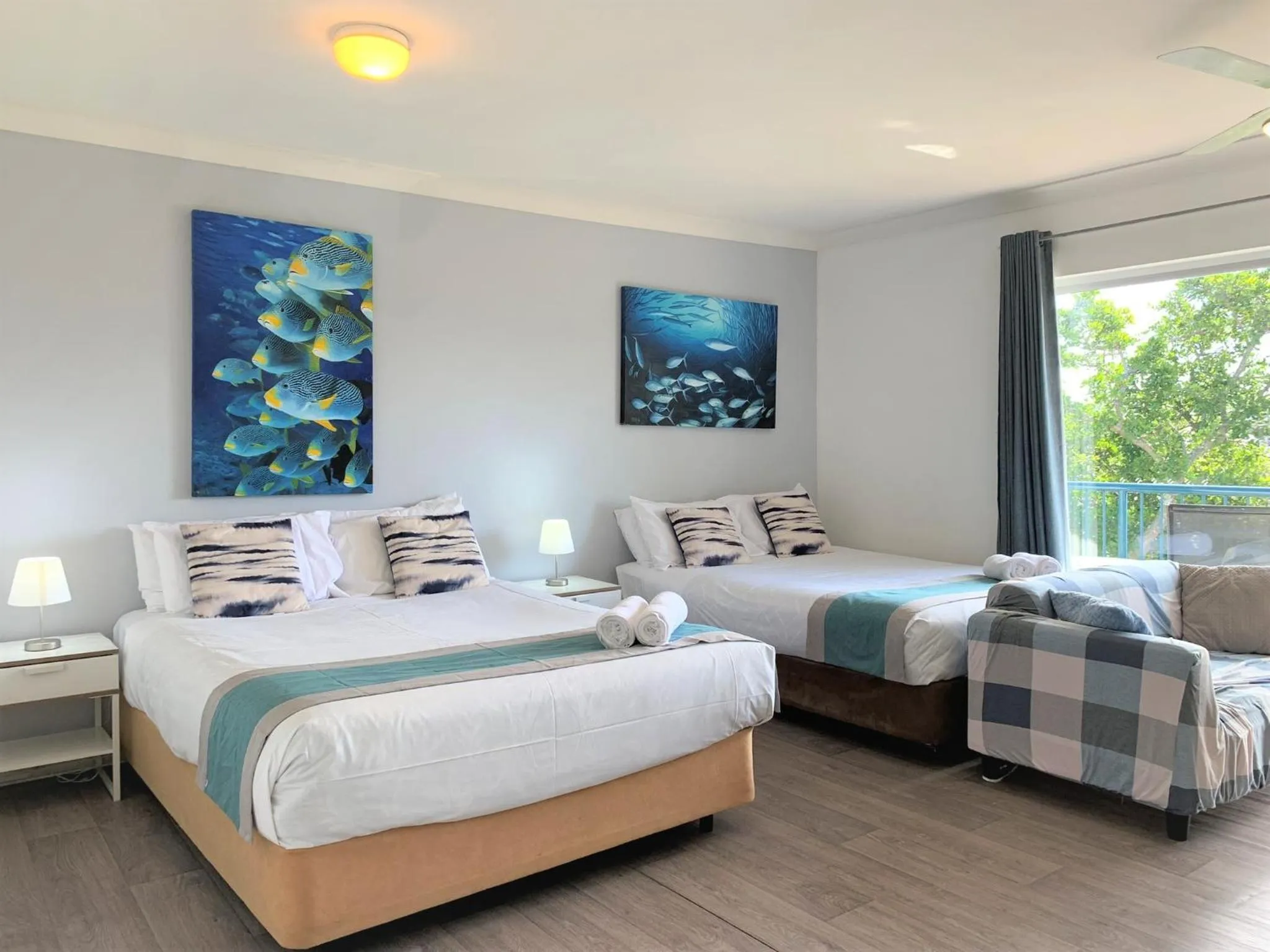 Bed in Broadwater Keys Holiday Apartments