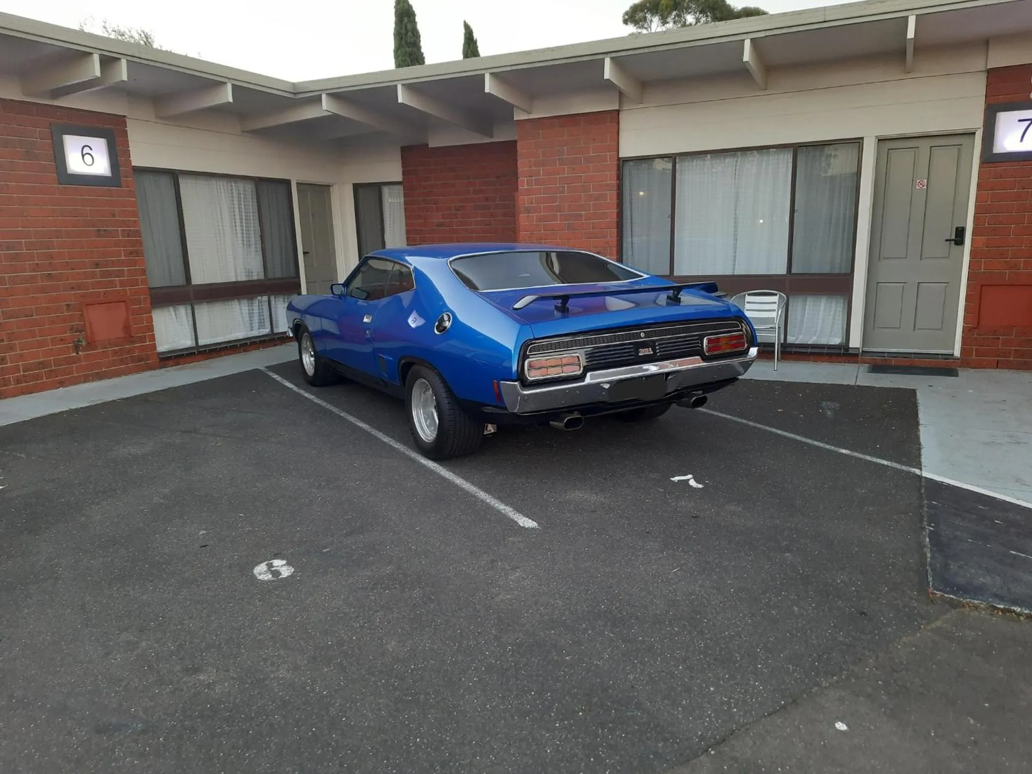 Parking in Abbotswood Motor Inn