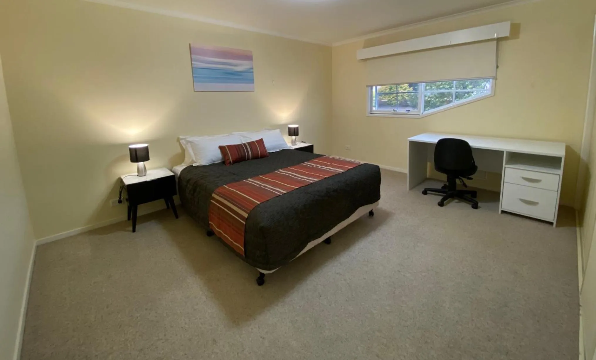 Bedroom in Redwood Manor Motel Apartments