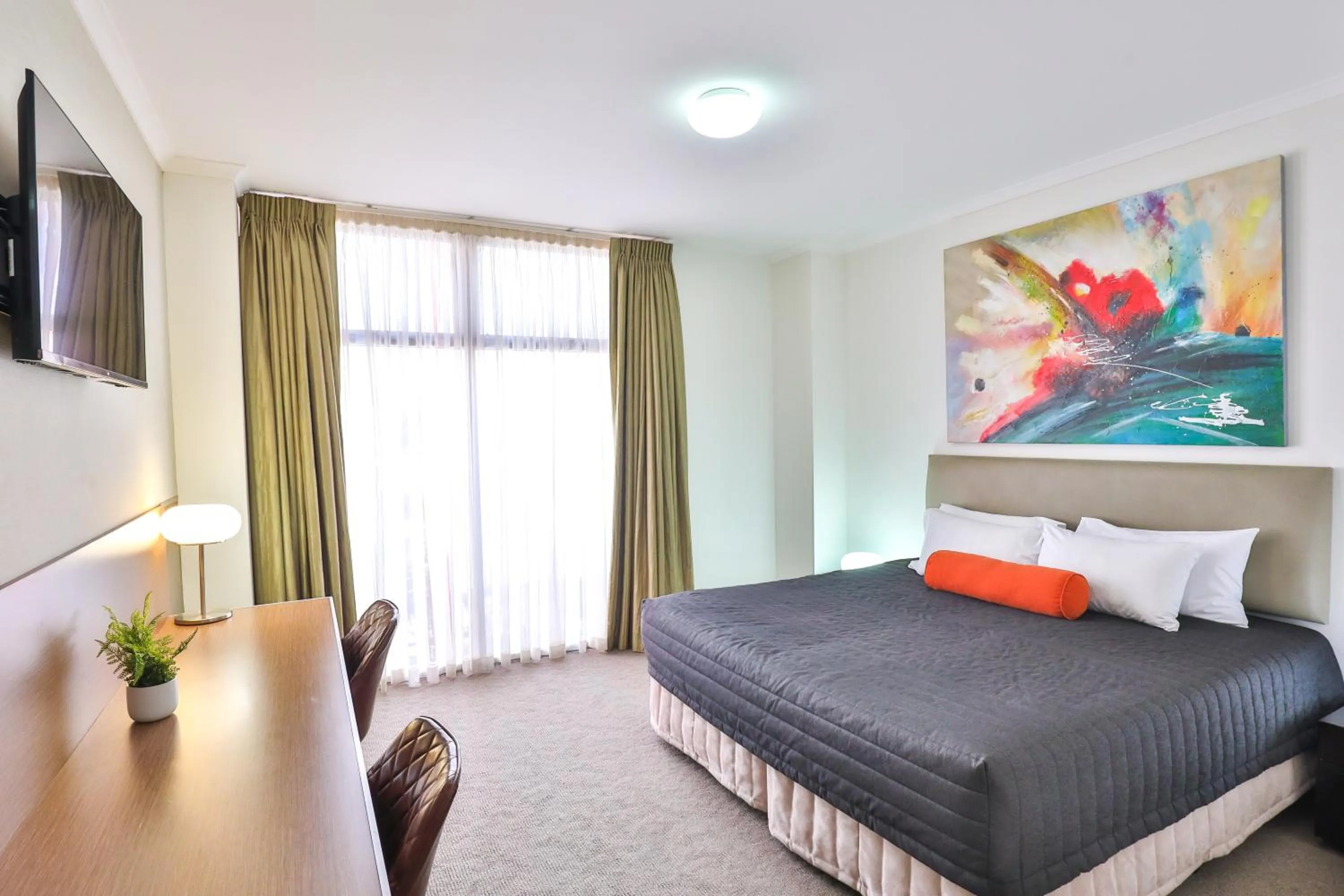 Photo of the whole room, Bed in Indulge Apartments - Ontario