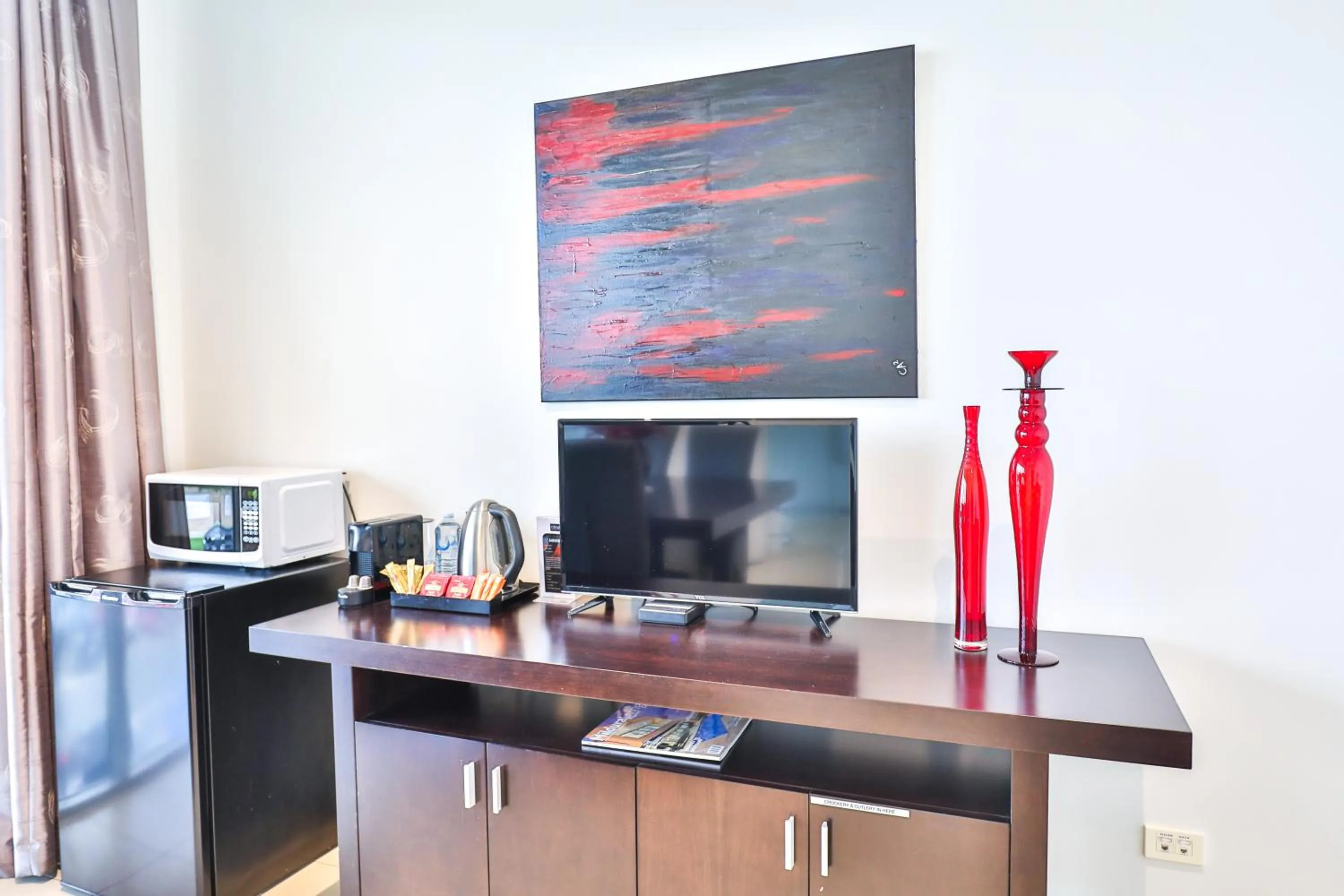 Kitchen or kitchenette in Indulge Apartments - Langtree