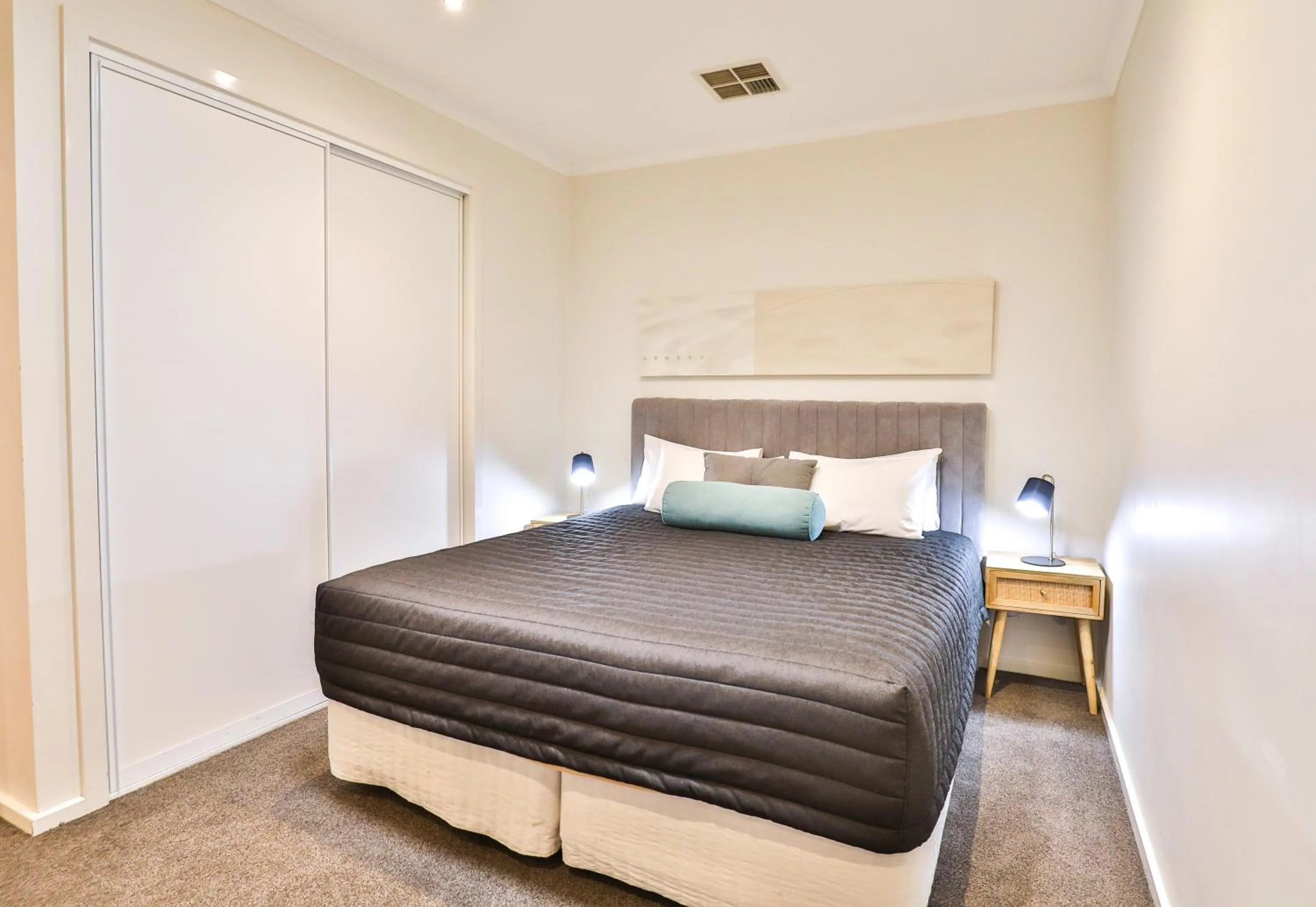 Bedroom, Bed in Indulge Apartments - Langtree