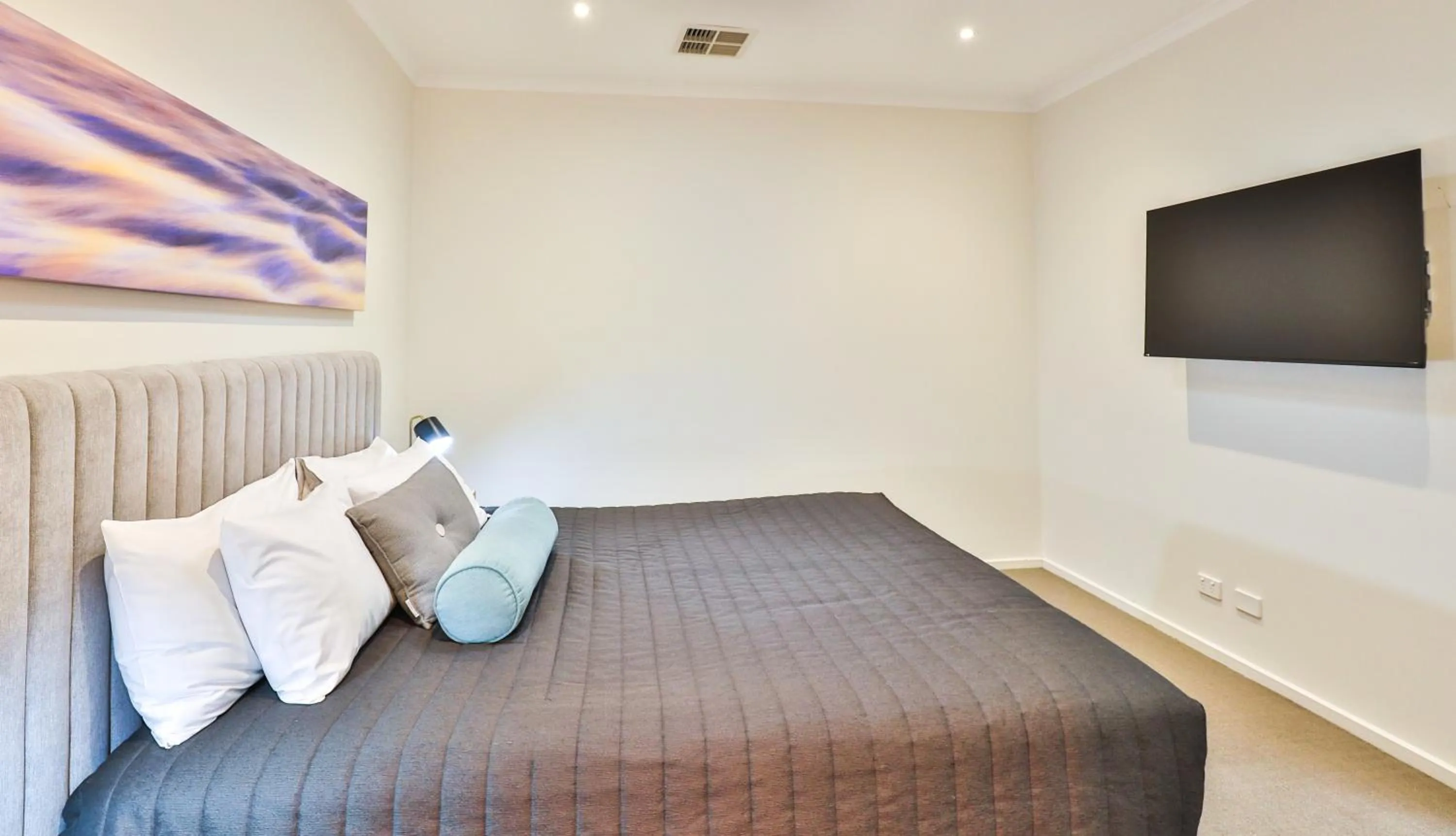 Bed in Indulge Apartments - Langtree