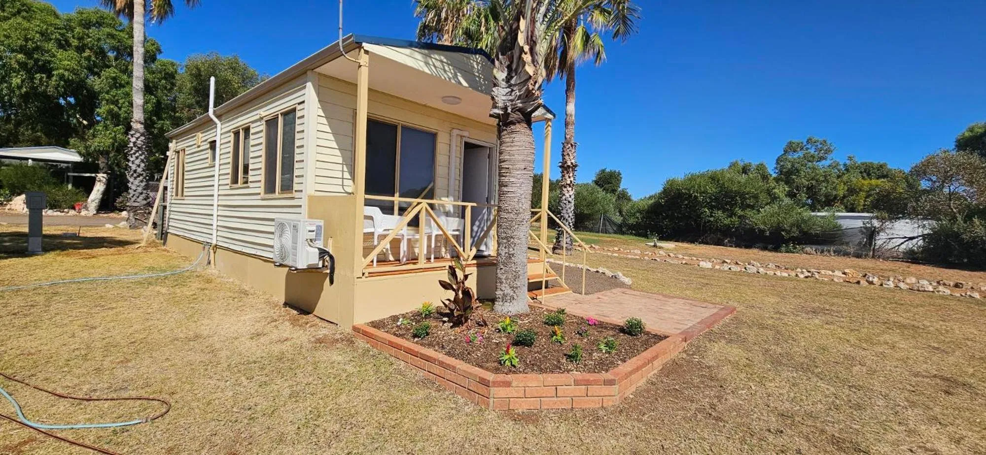 Property building in Drummond Cove Holiday Park