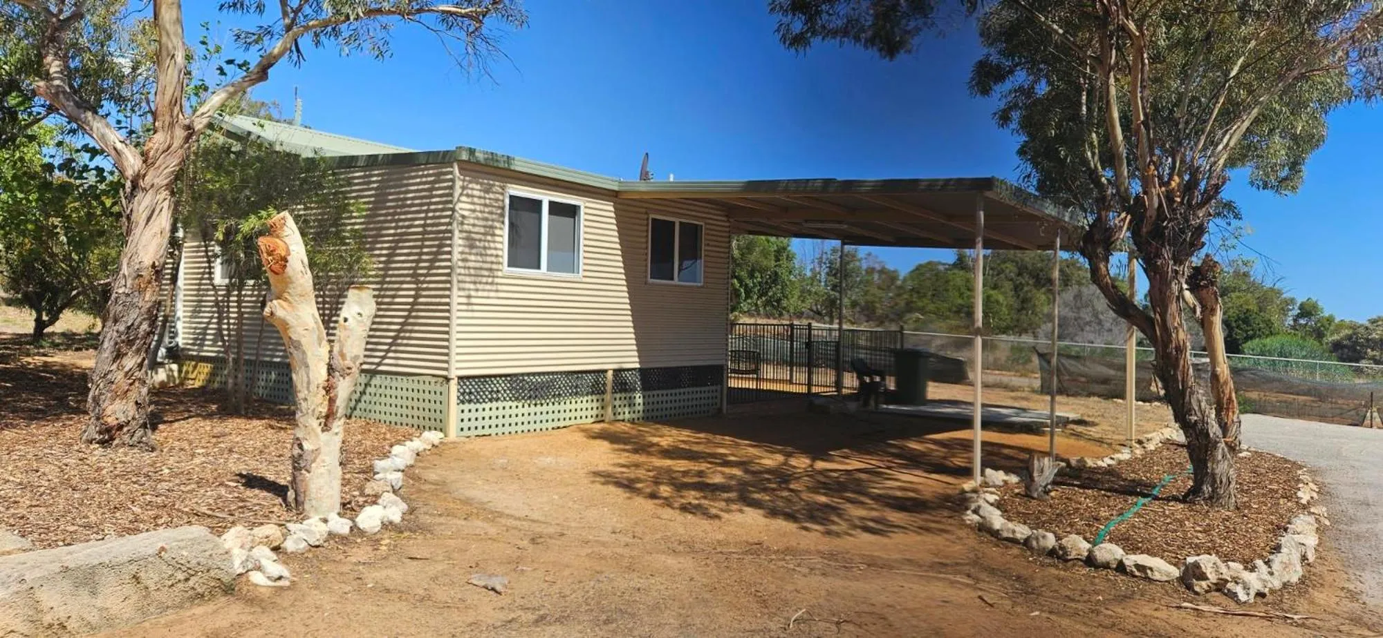 Property building in Drummond Cove Holiday Park