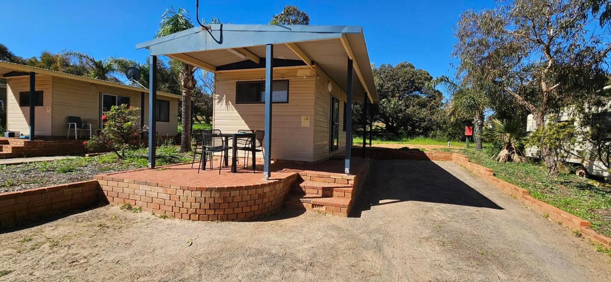 Property building in Drummond Cove Holiday Park
