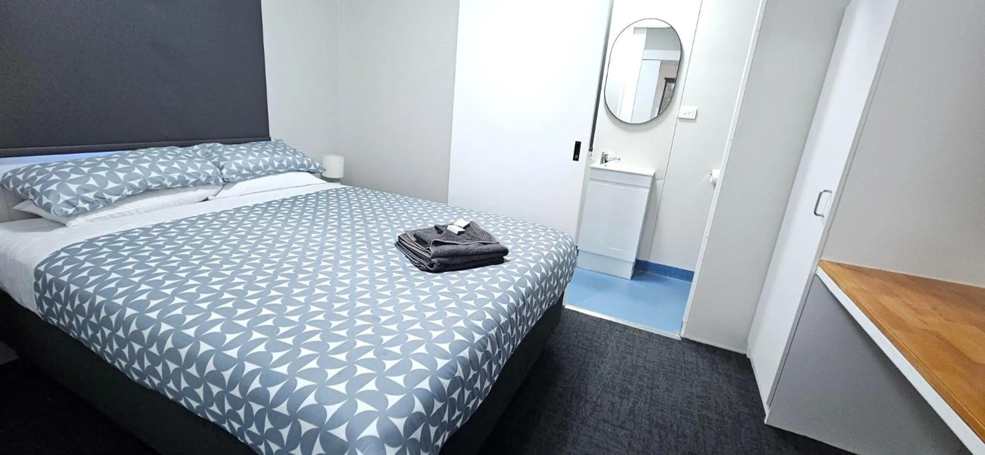 Bedroom, Bed in Drummond Cove Holiday Park