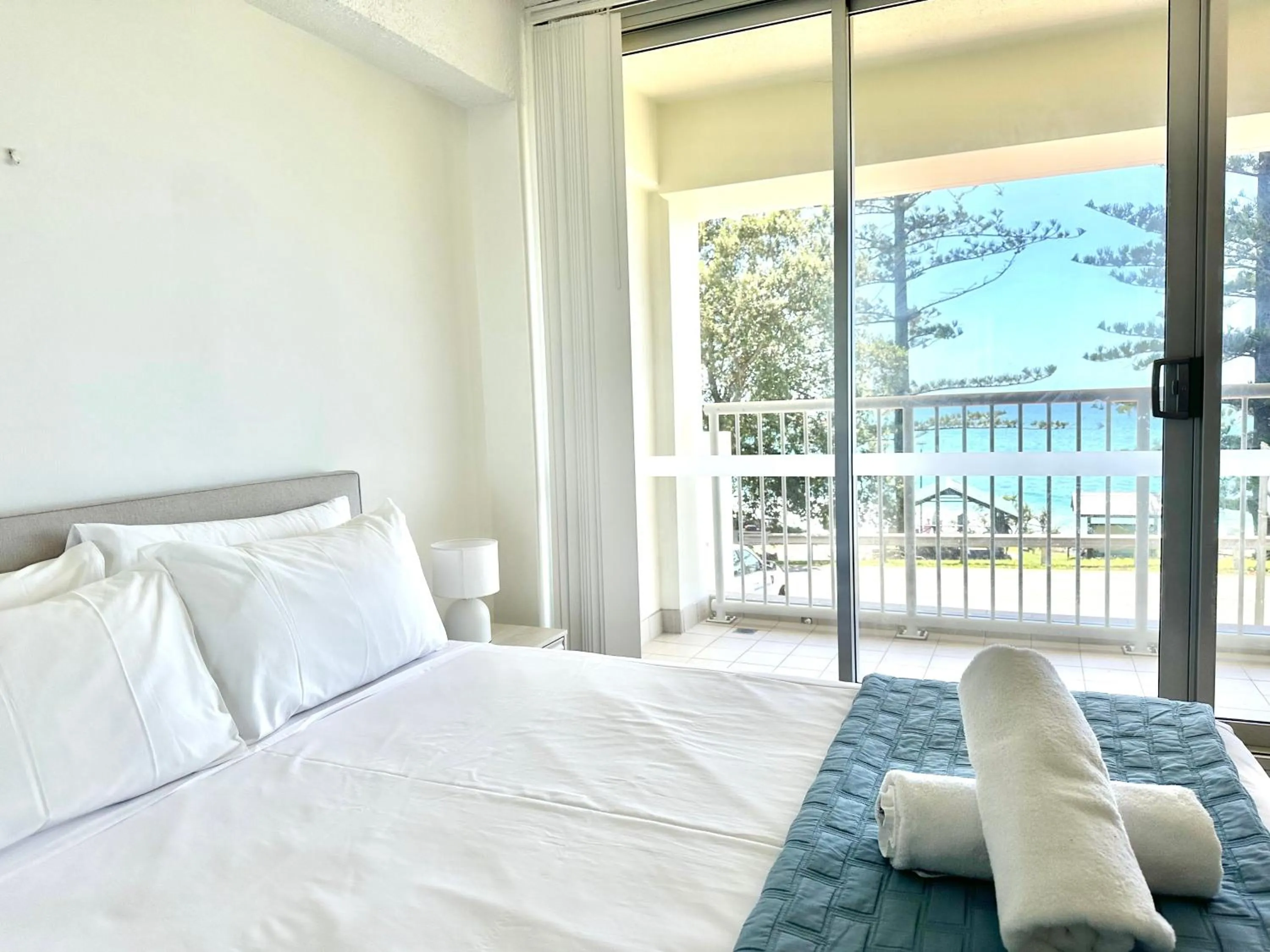 Bedroom, Bed in Hillhaven Holiday Apartments