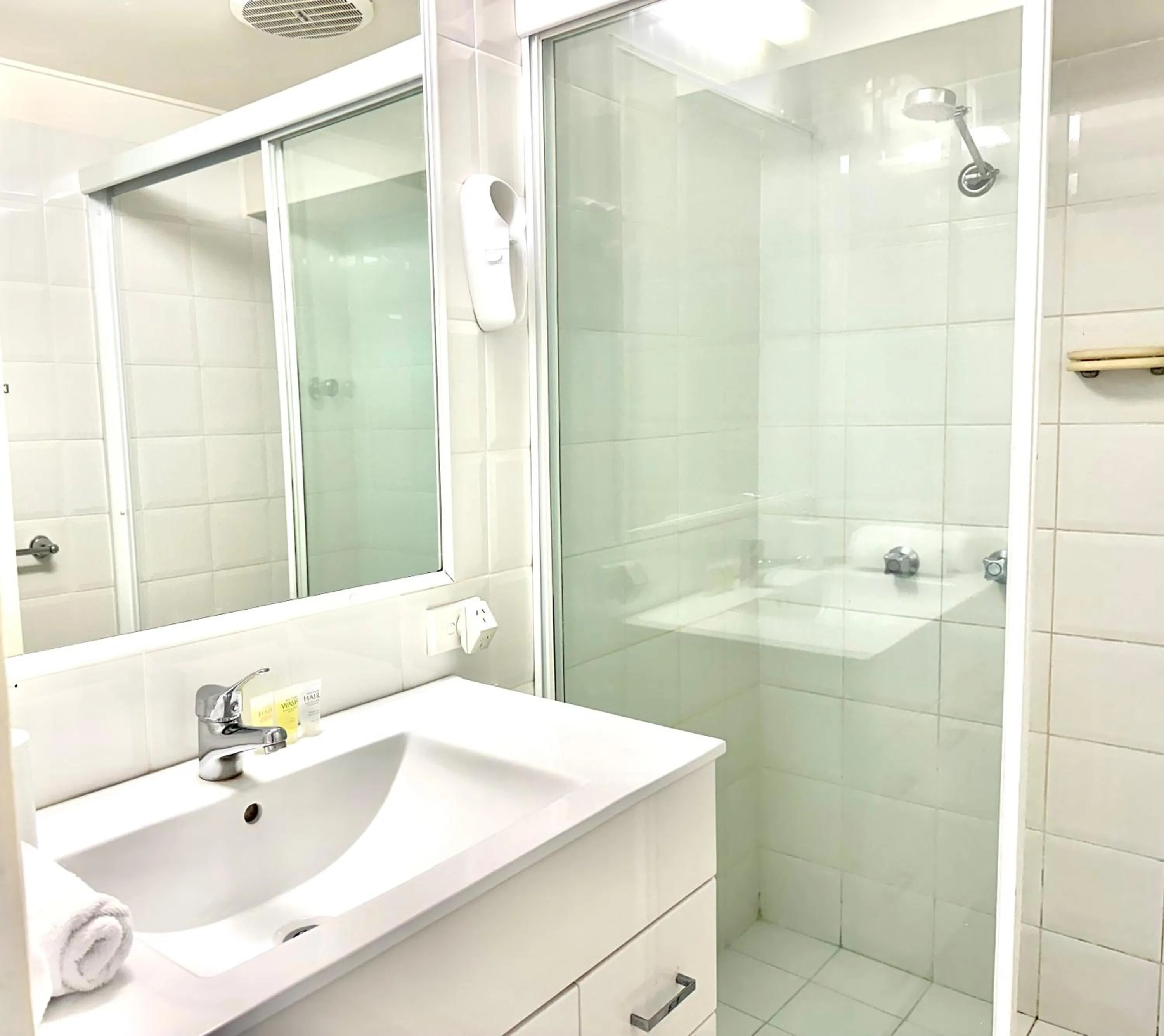 Bathroom in Hillhaven Holiday Apartments