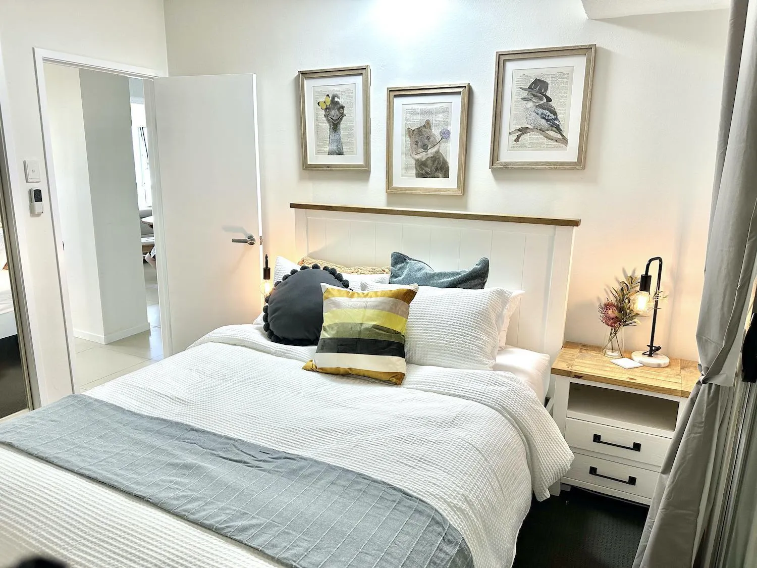 Bedroom, Bed in Hillhaven Holiday Apartments