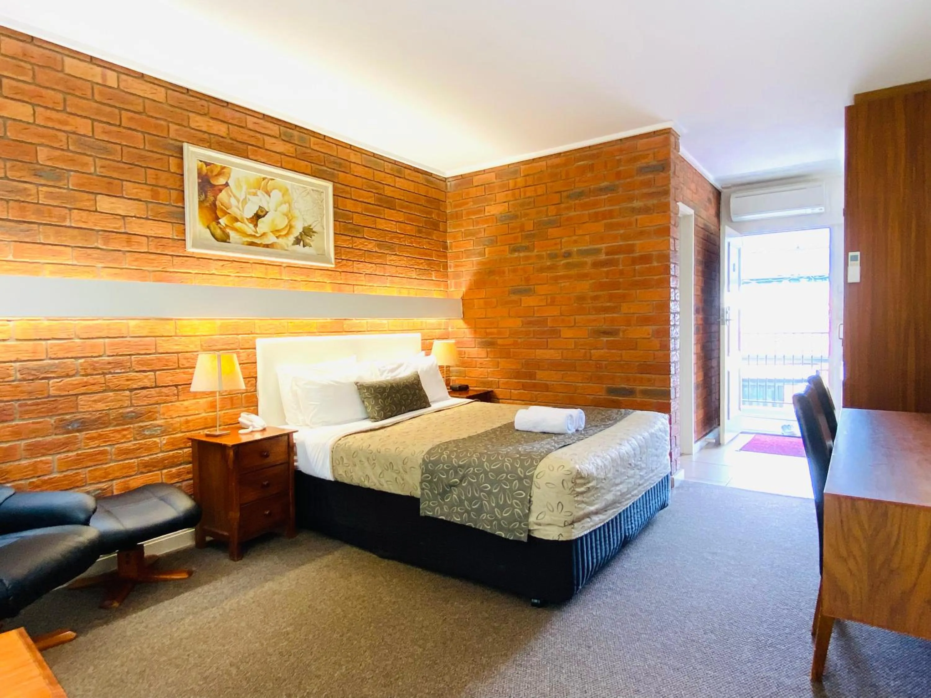 Bed in Connells Motel & Serviced Apartments