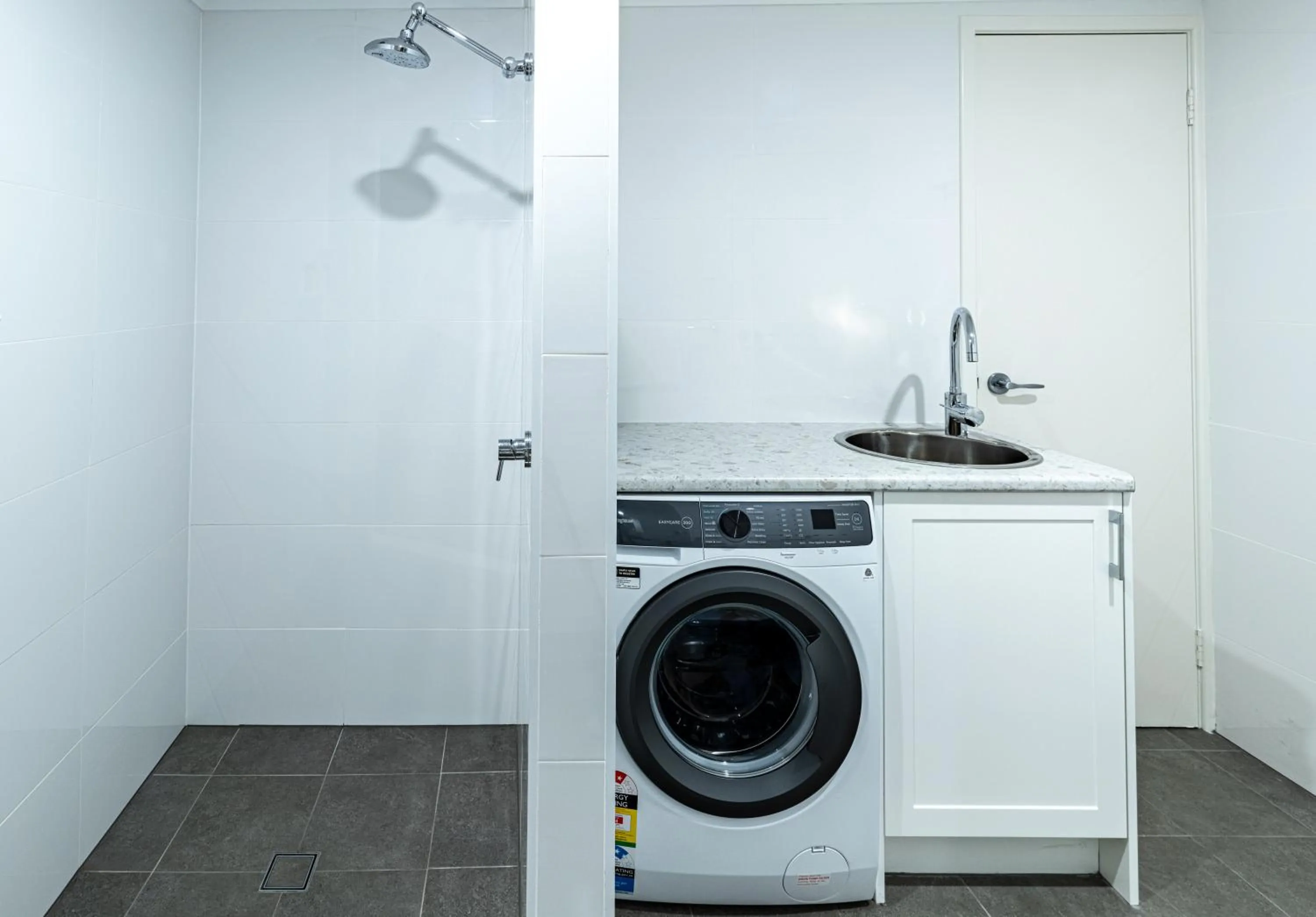 Bathroom in Kalbarri Murchison View Apartments