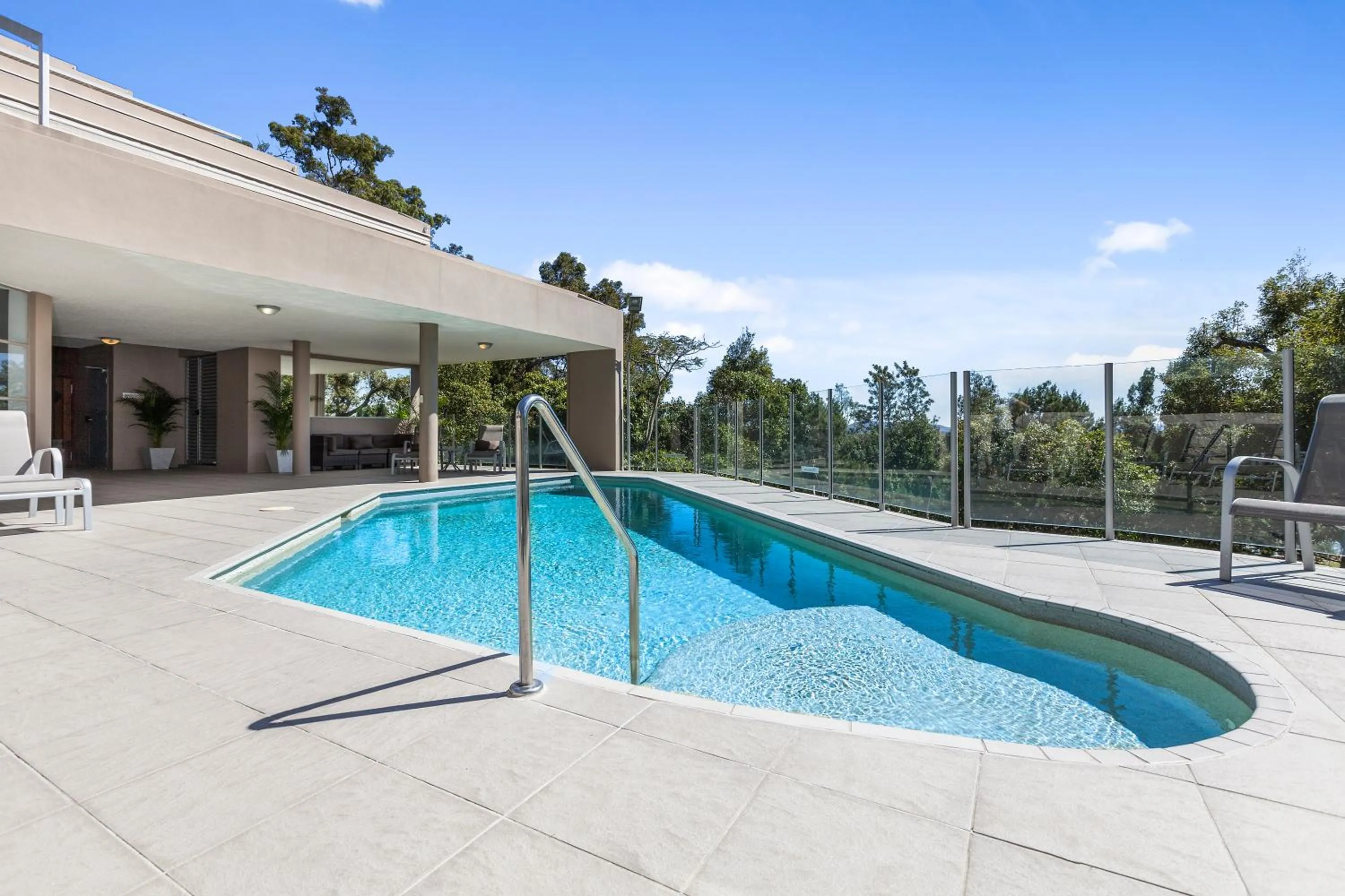 Swimming pool in Picture Point Terraces