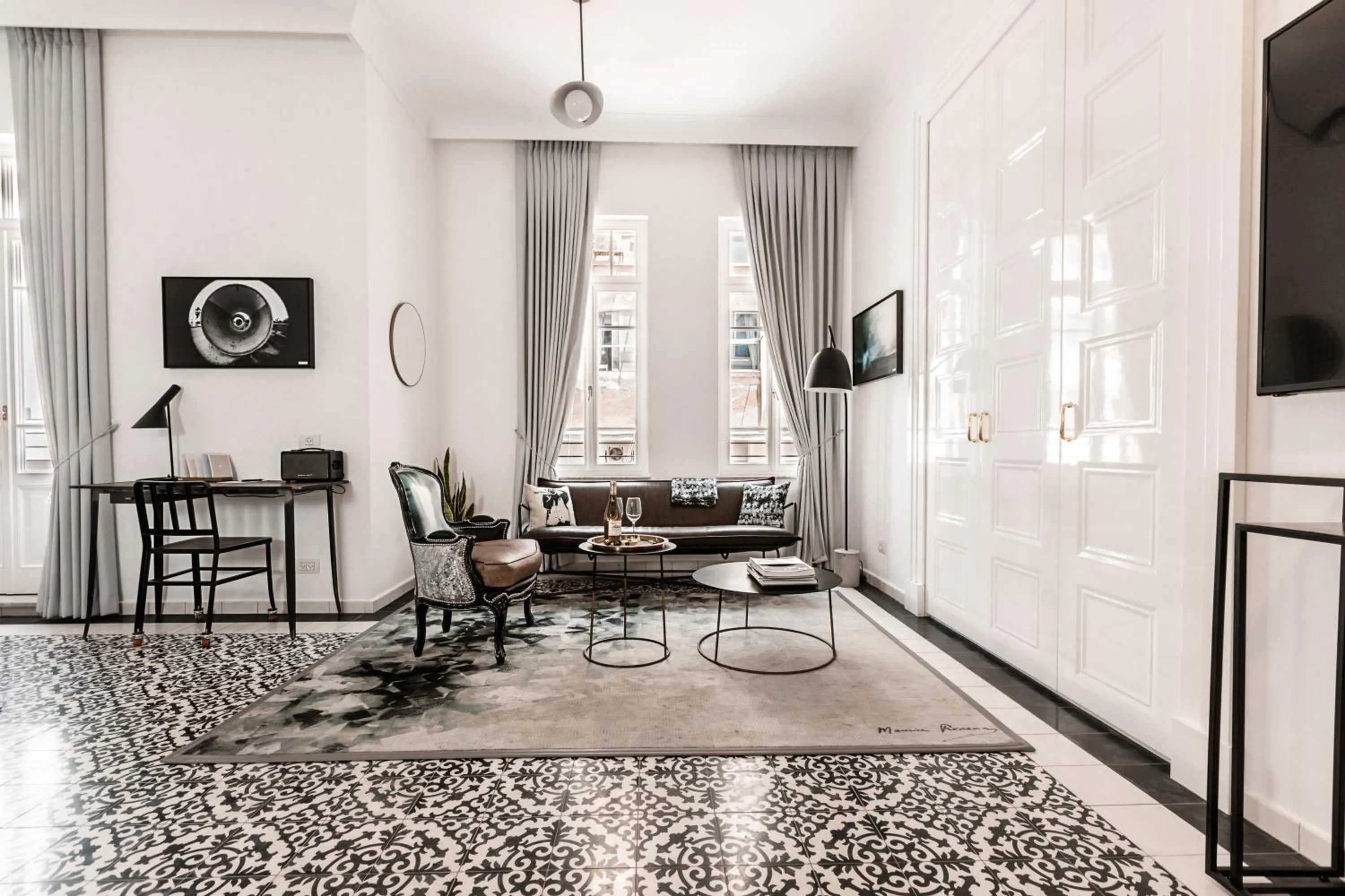 Seating area in Renoma Apartments